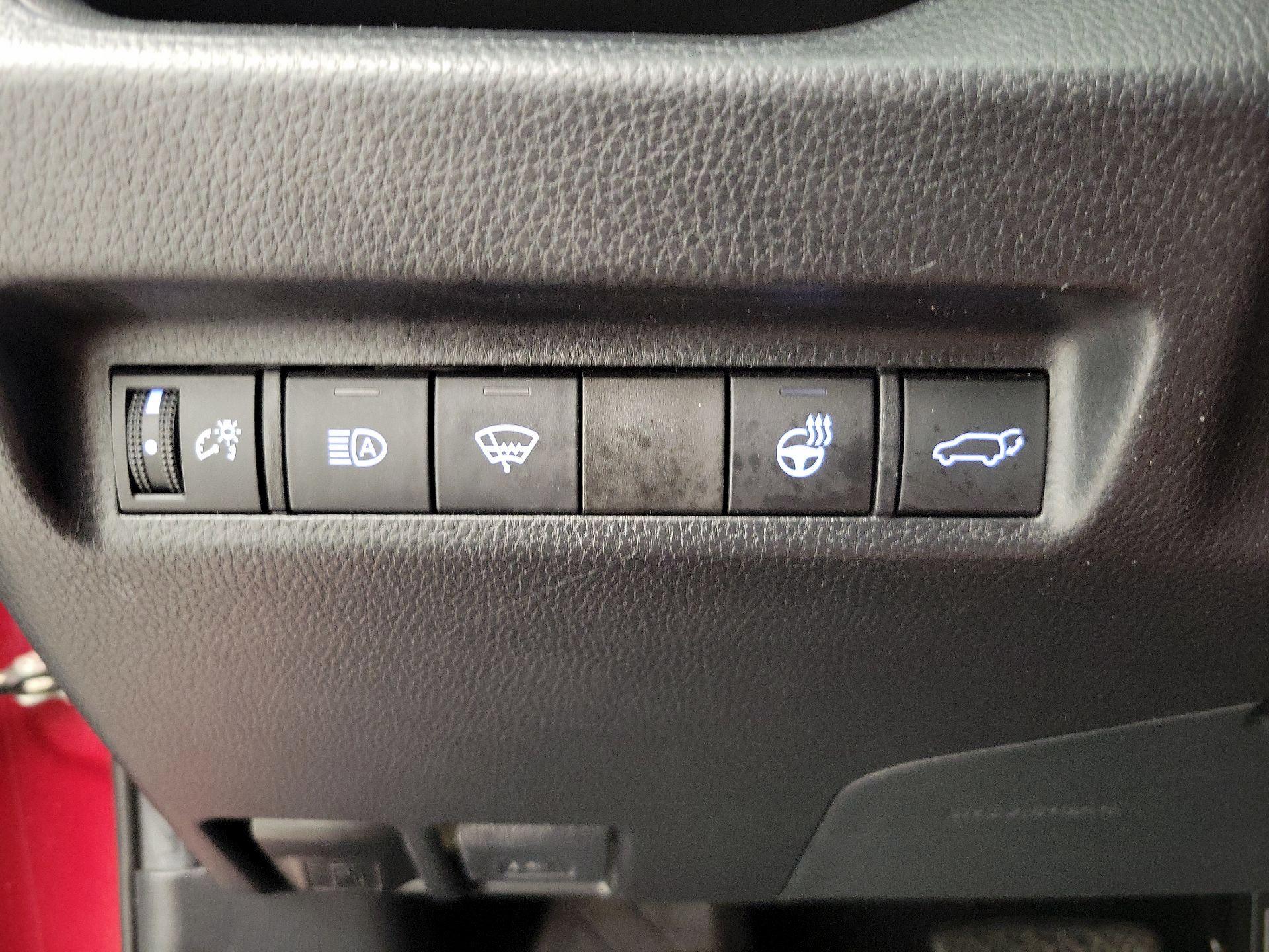 Thumbnail: 2021 Toyota RAV4 - 13