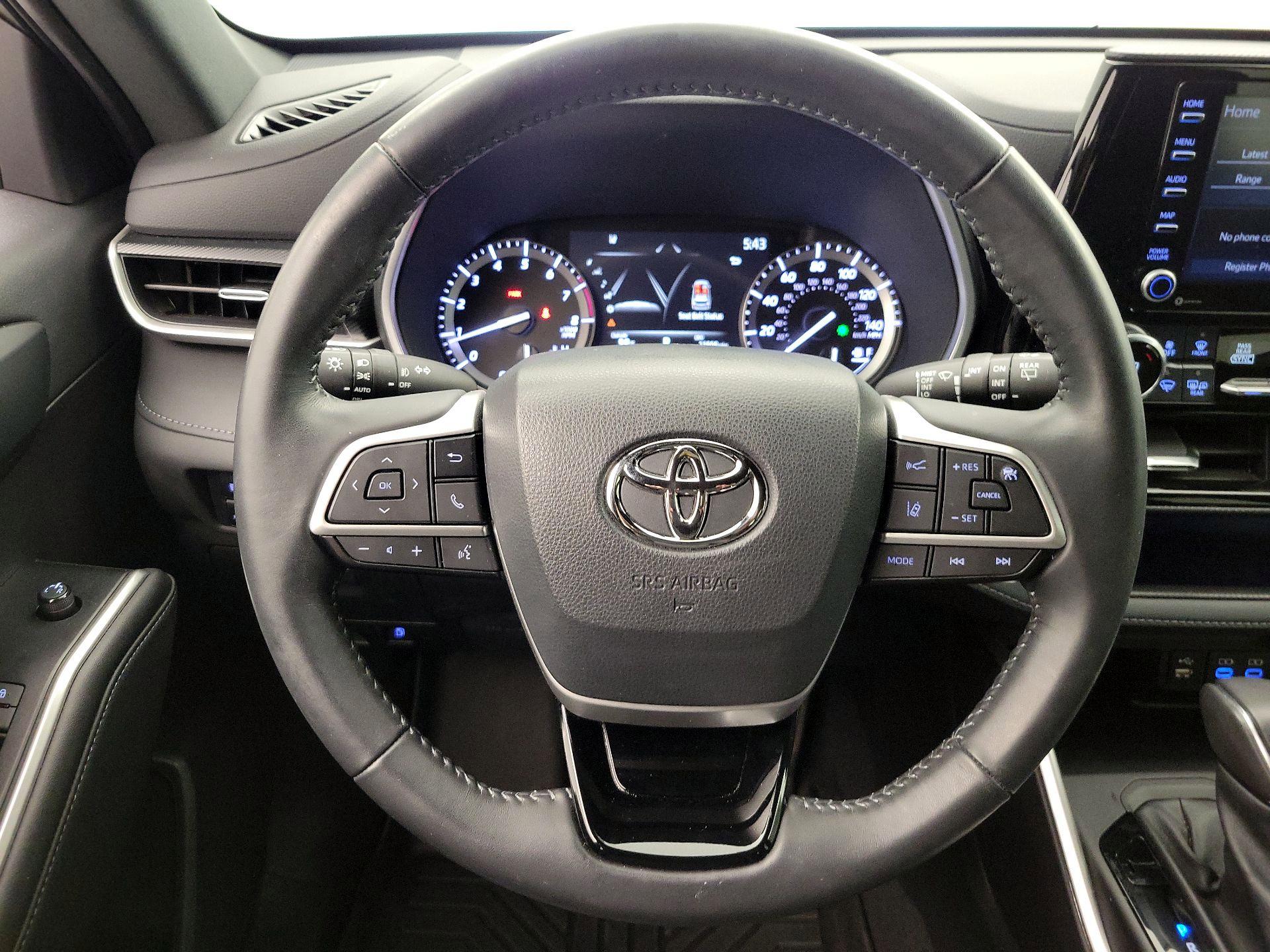Thumbnail: 2022 Toyota Highlander - 10