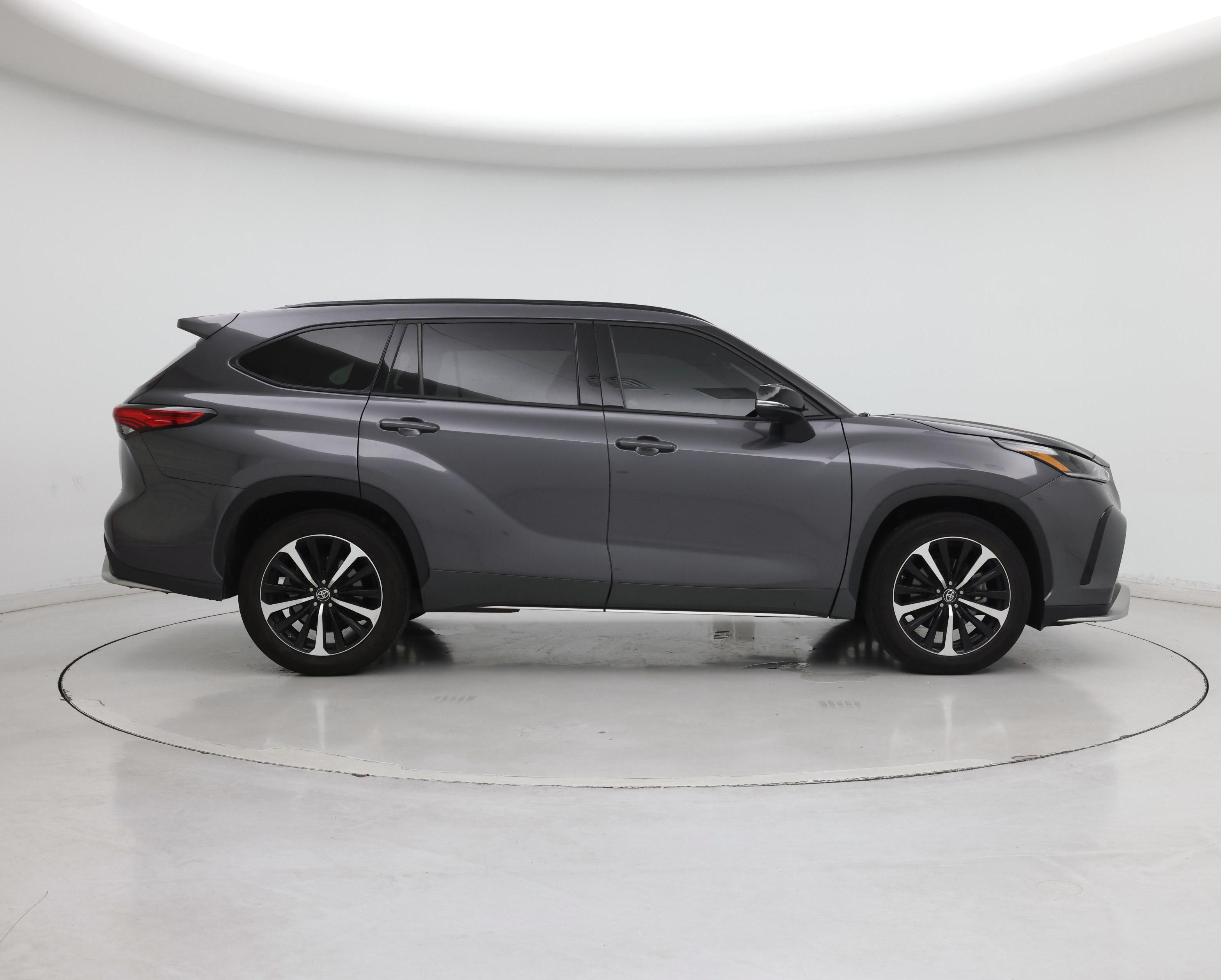 Thumbnail: 2022 Toyota Highlander - 7