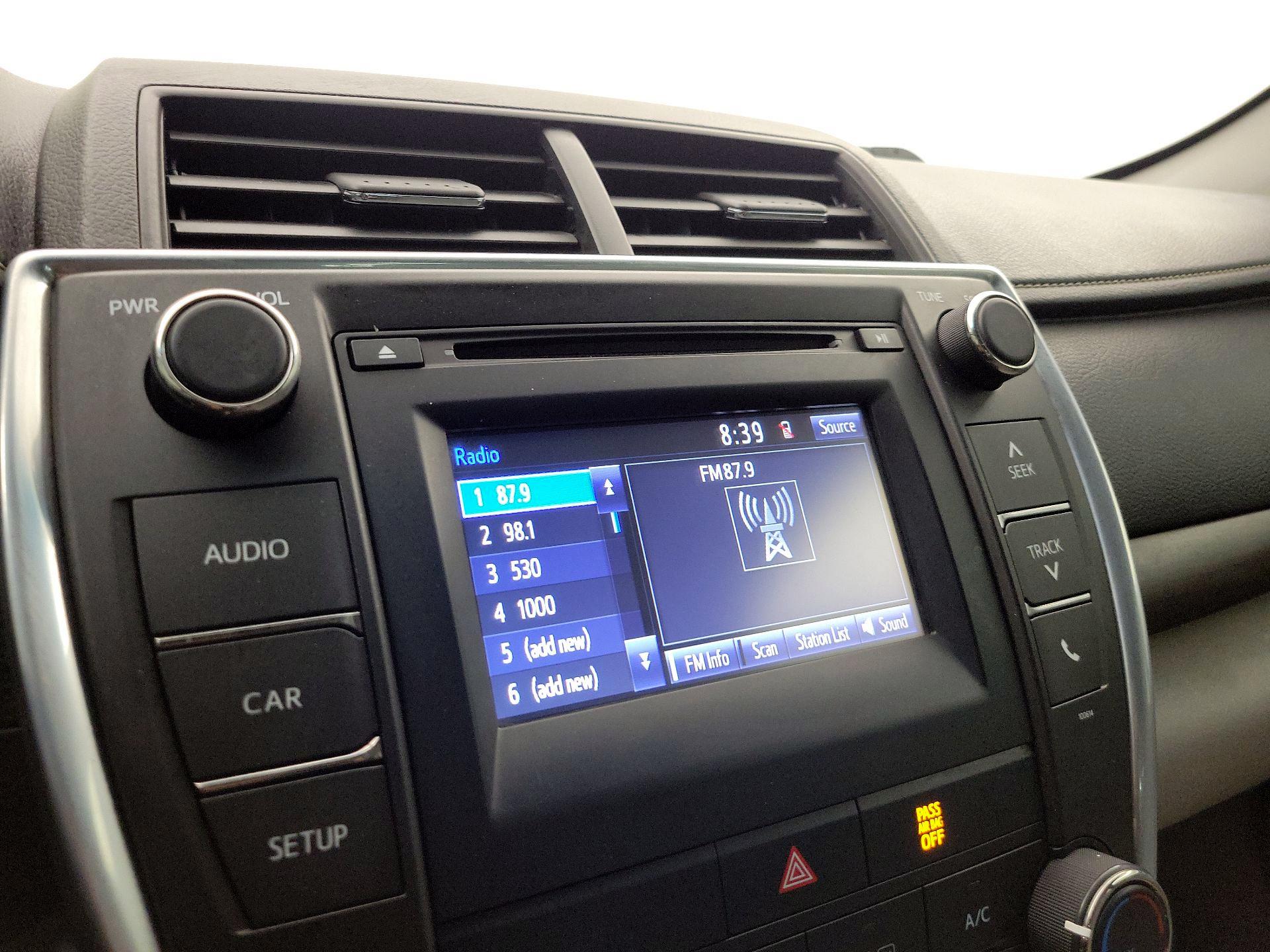 Thumbnail: 2016 Toyota Camry - 15