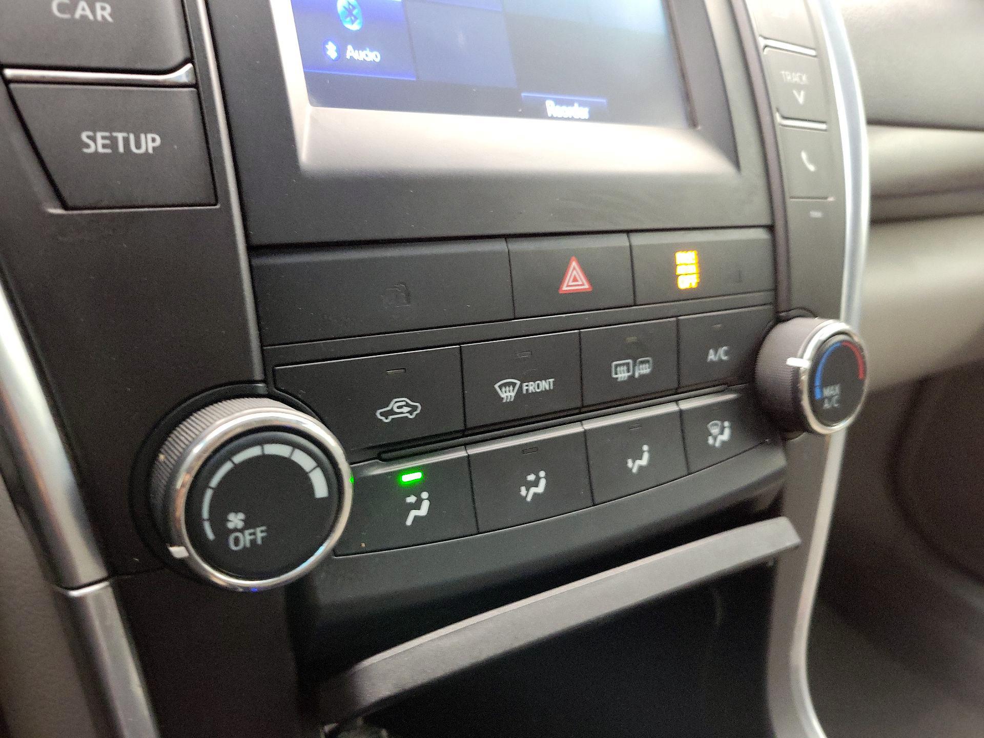 Thumbnail: 2016 Toyota Camry - 16