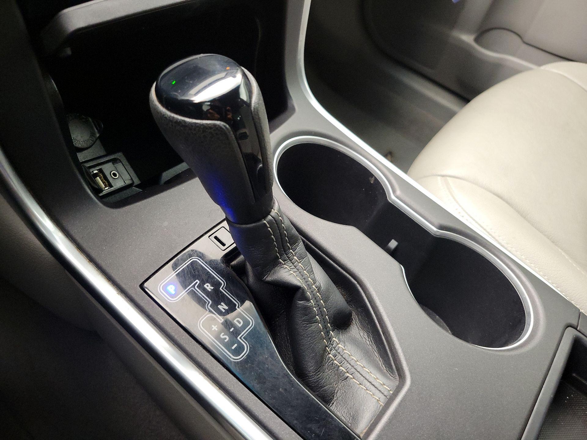 Thumbnail: 2016 Toyota Camry - 17