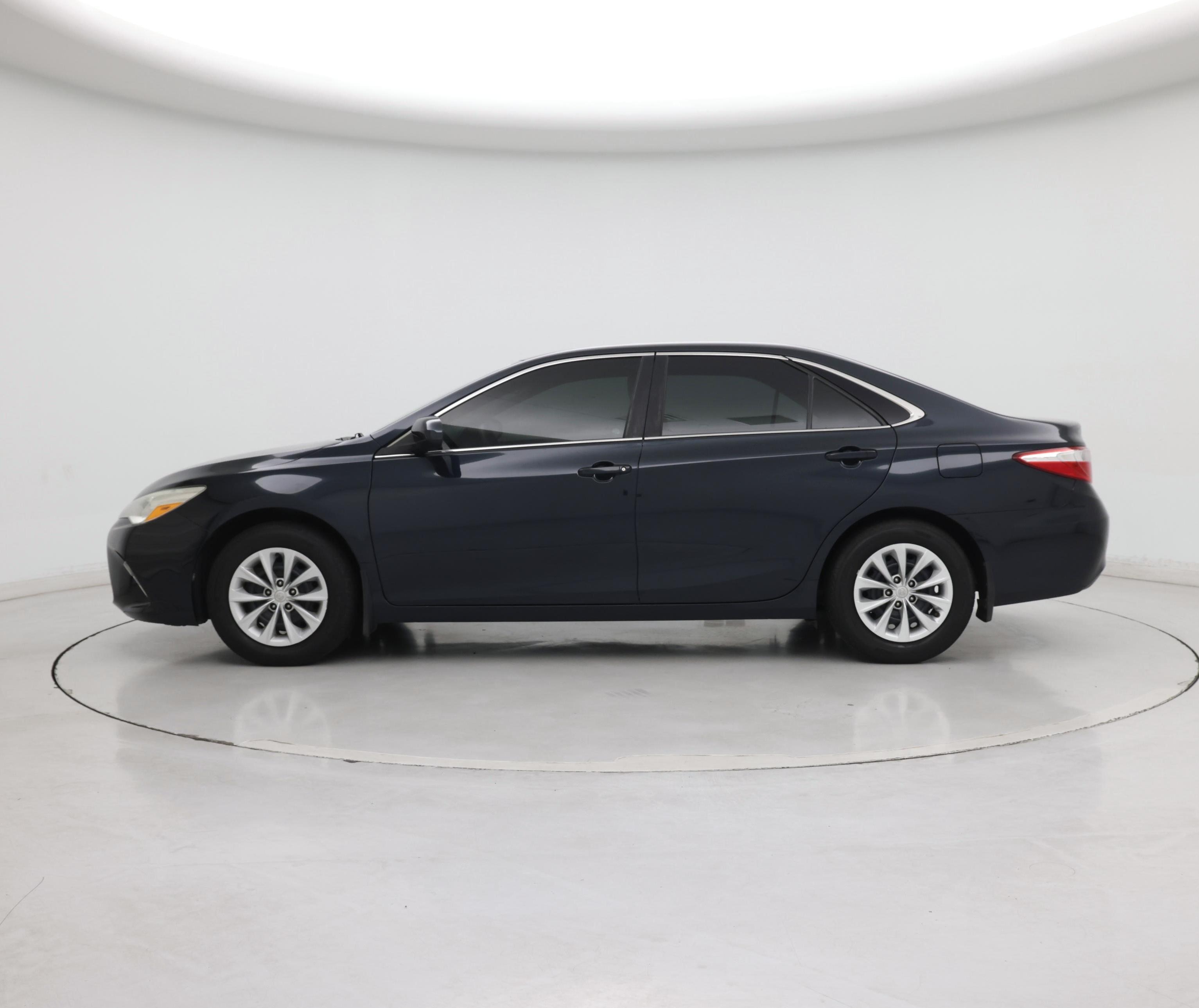 Thumbnail: 2016 Toyota Camry - 3