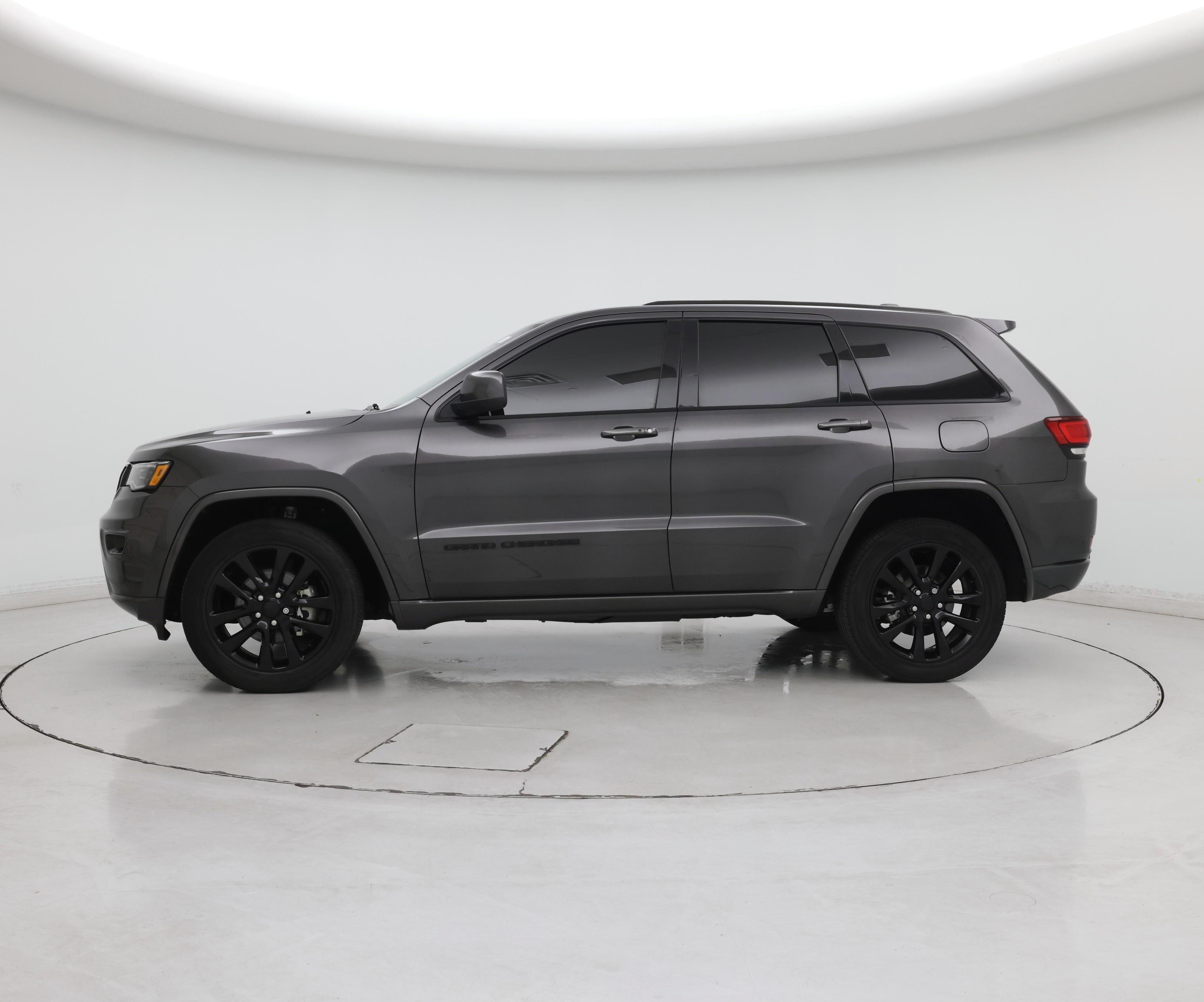 Thumbnail: 2020 Jeep Grand Cherokee - 3