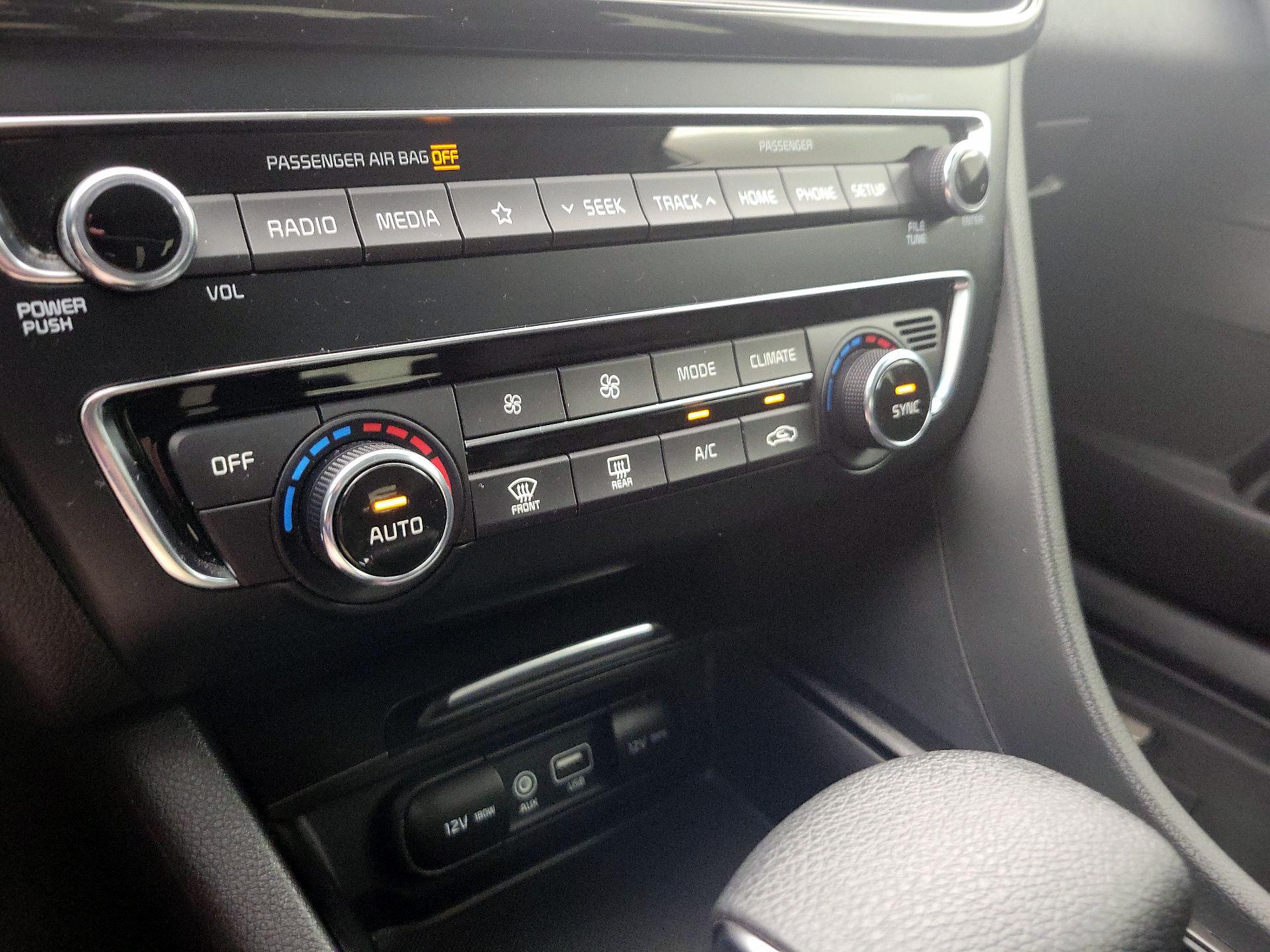Thumbnail: 2019 Kia Optima - 16
