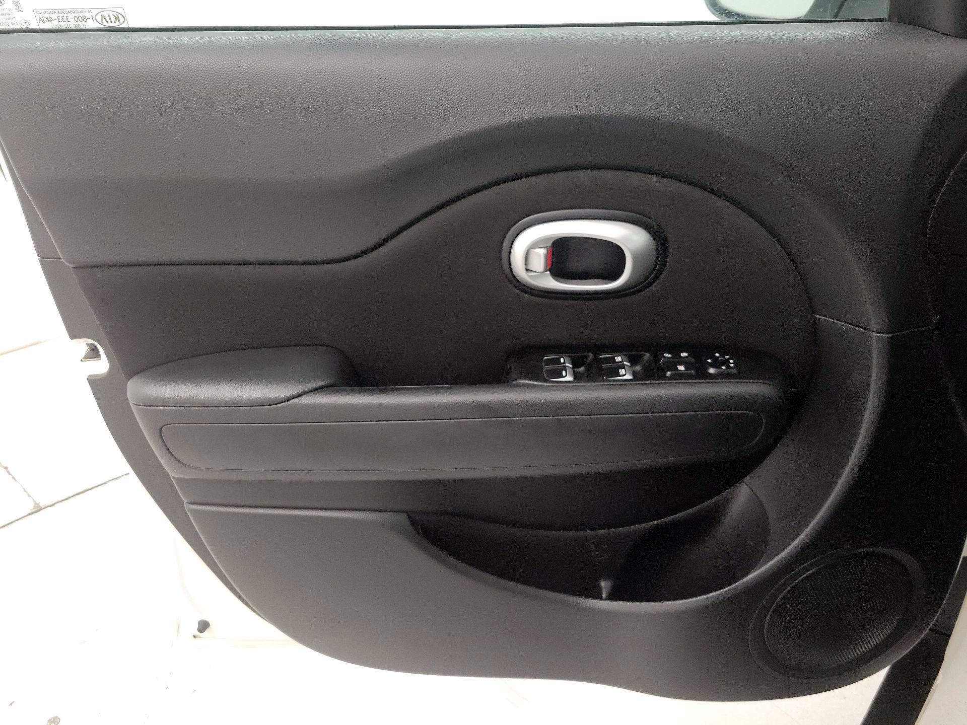 Thumbnail: 2017 Kia Soul - 12