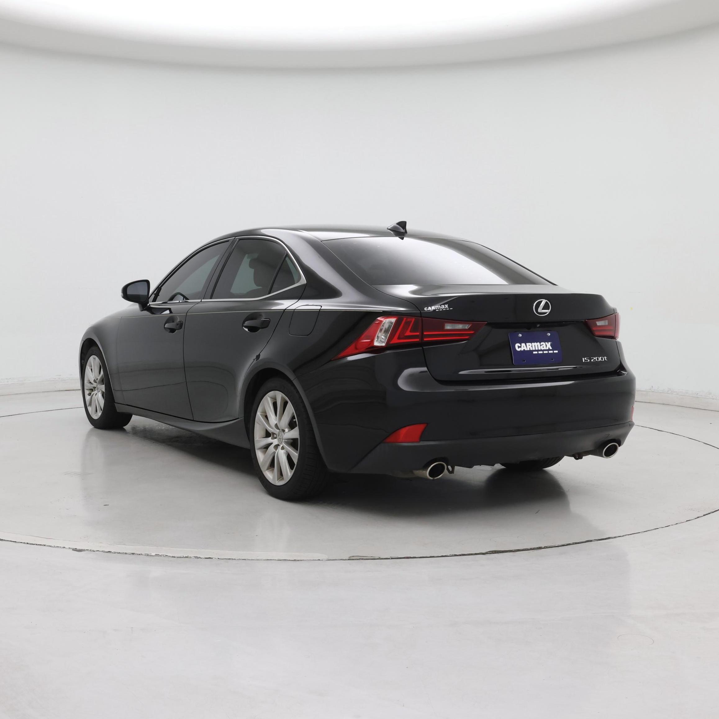 Thumbnail: 2016 Lexus IS - 2