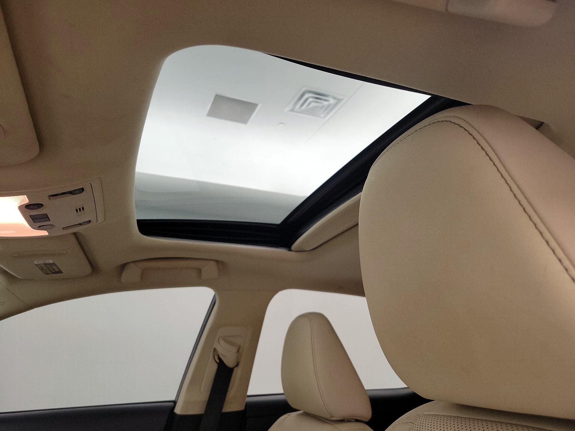 Thumbnail: 2016 Lexus IS - 19