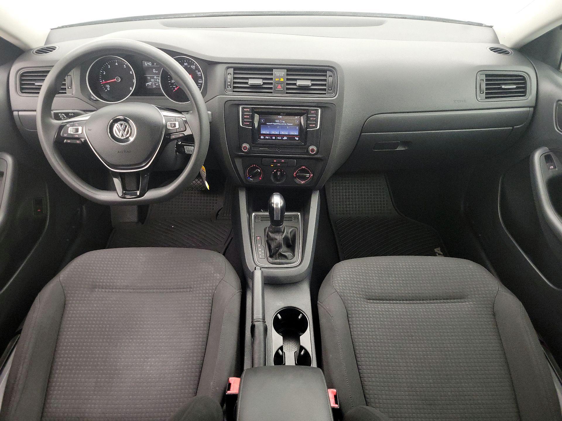 Thumbnail: 2016 Volkswagen Jetta - 9