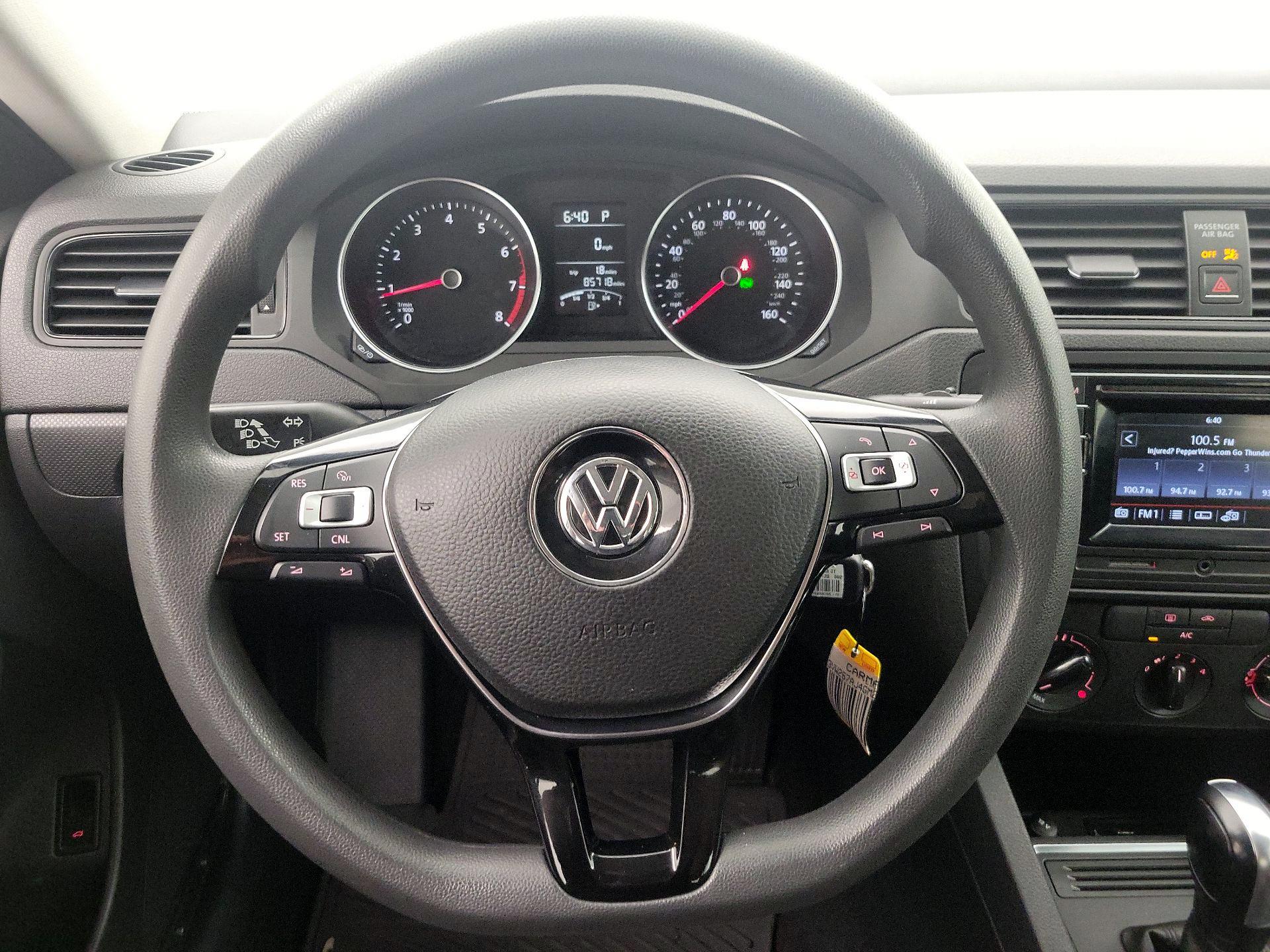Thumbnail: 2016 Volkswagen Jetta - 10