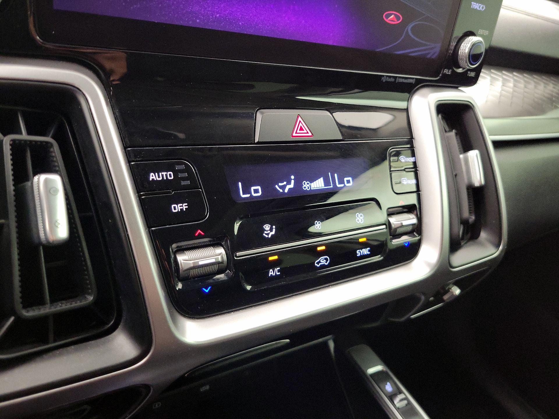 Thumbnail: 2022 Kia Sorento - 17