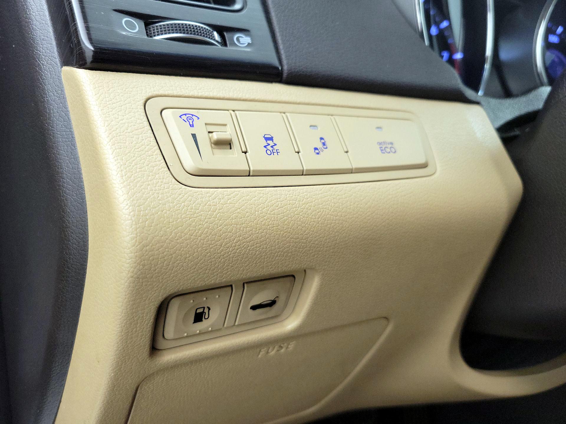 Thumbnail: 2014 Hyundai Sonata - 13