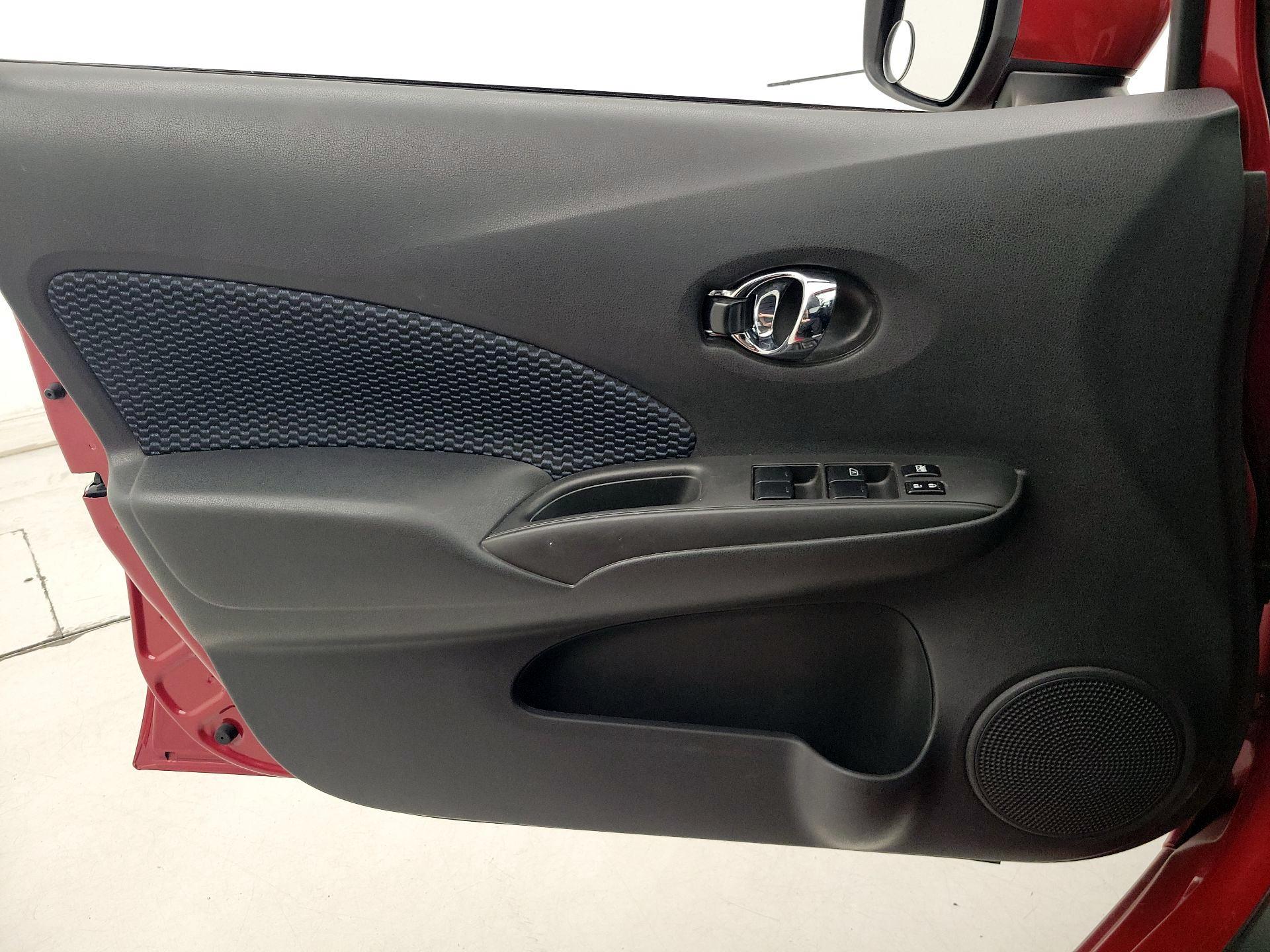 Thumbnail: 2015 Nissan Versa Note - 12