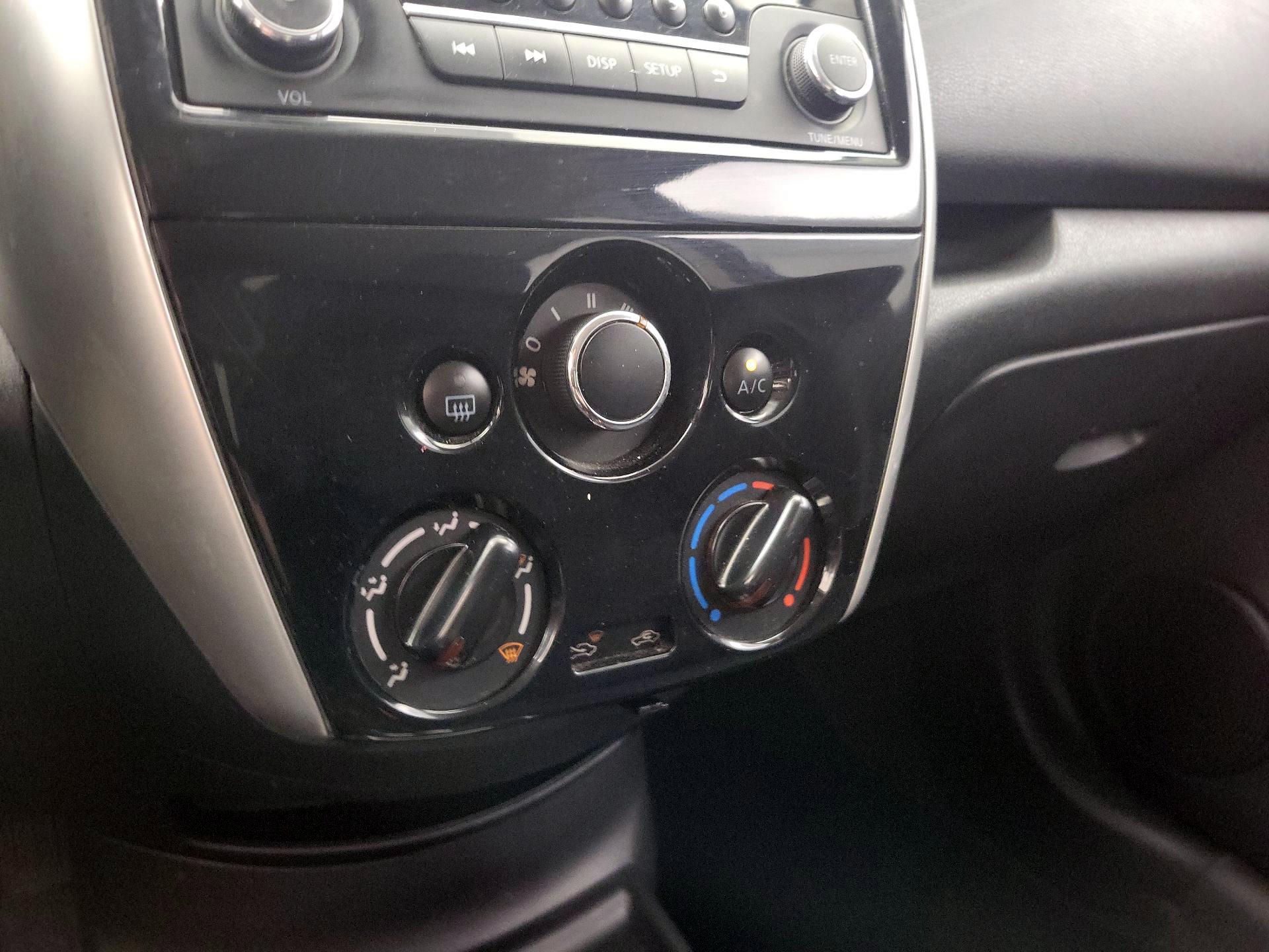 Thumbnail: 2015 Nissan Versa Note - 15