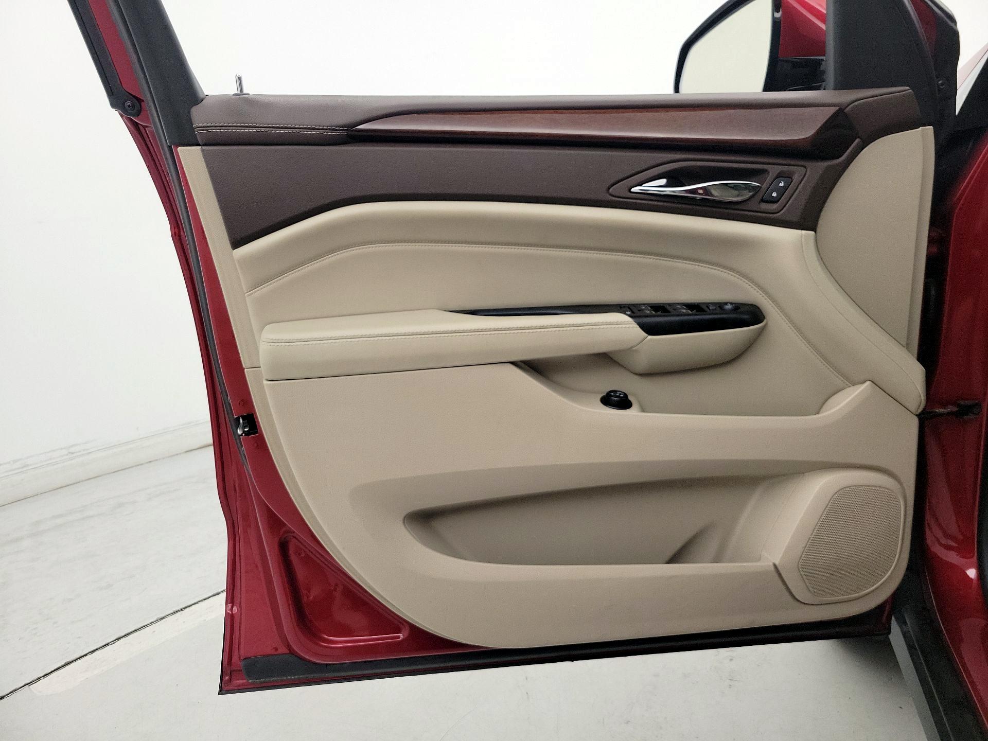 Thumbnail: 2015 Cadillac SRX - 12