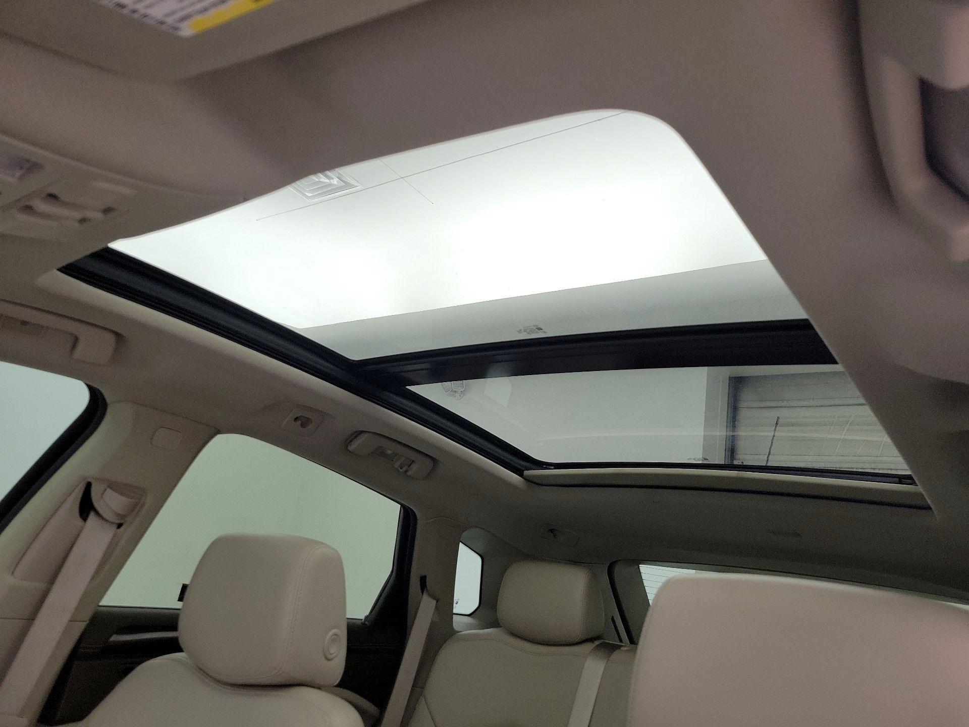 Thumbnail: 2015 Cadillac SRX - 20