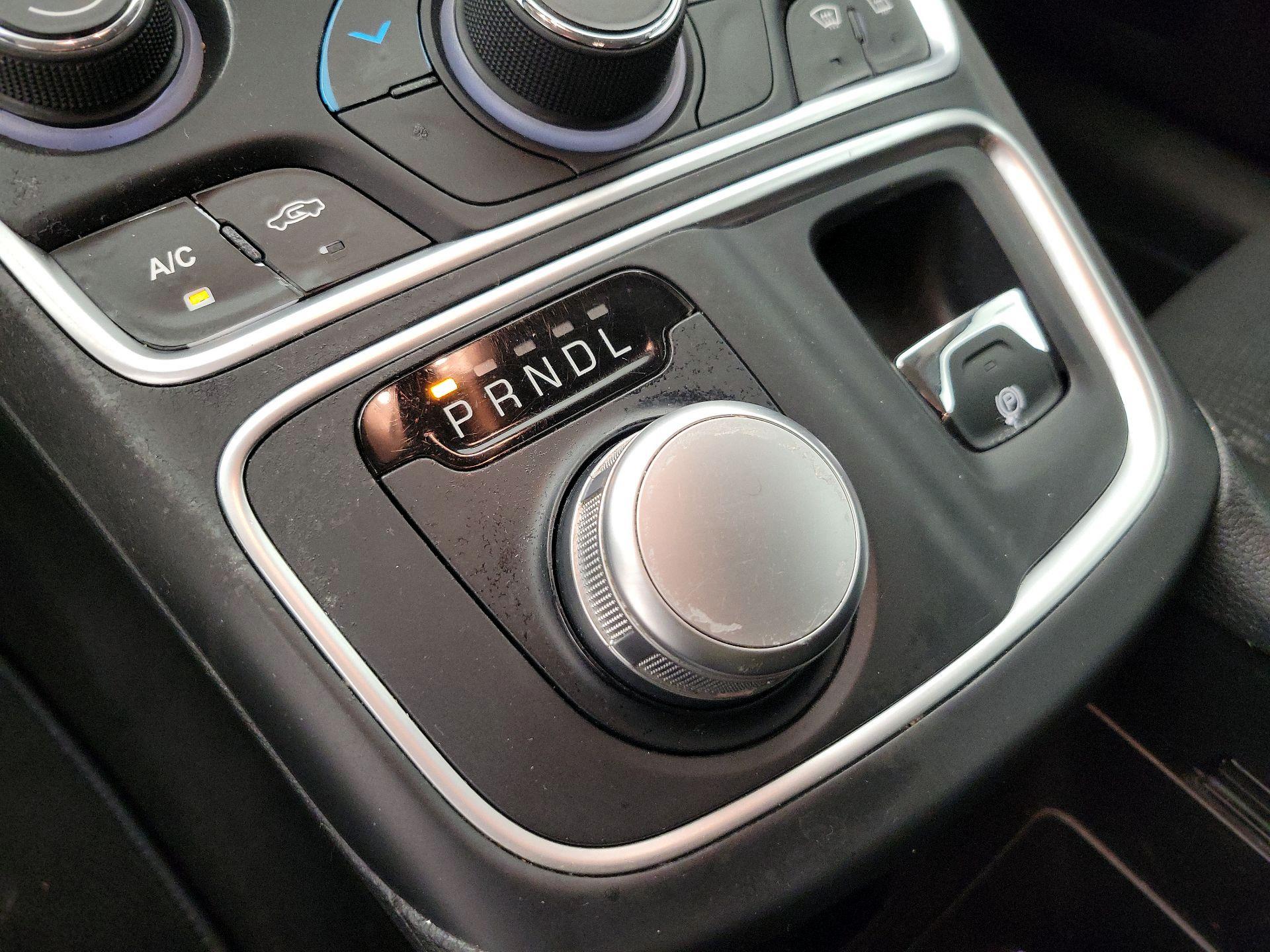 Thumbnail: 2016 Chrysler 200 - 17