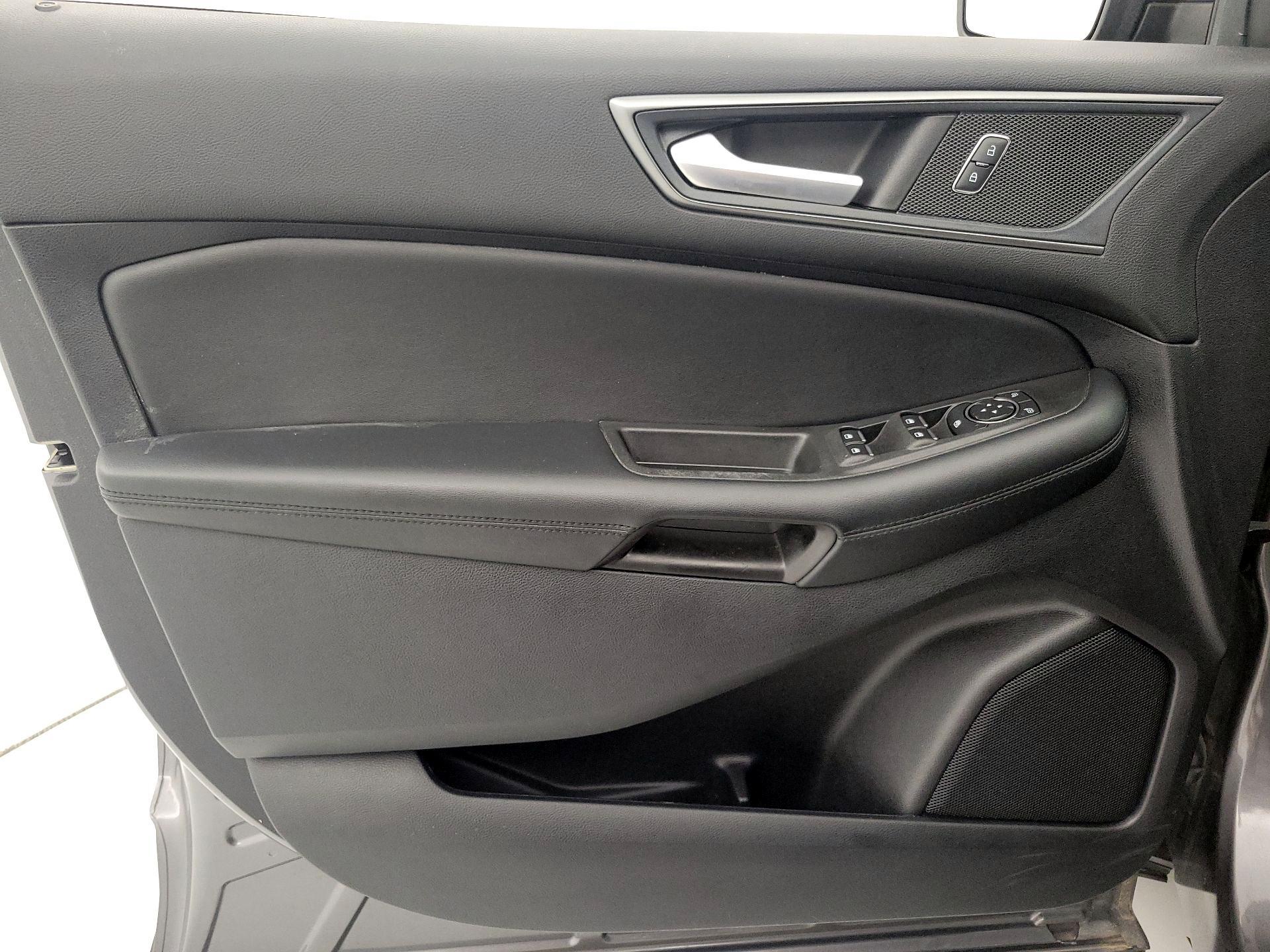 Thumbnail: 2021 Ford Edge - 12