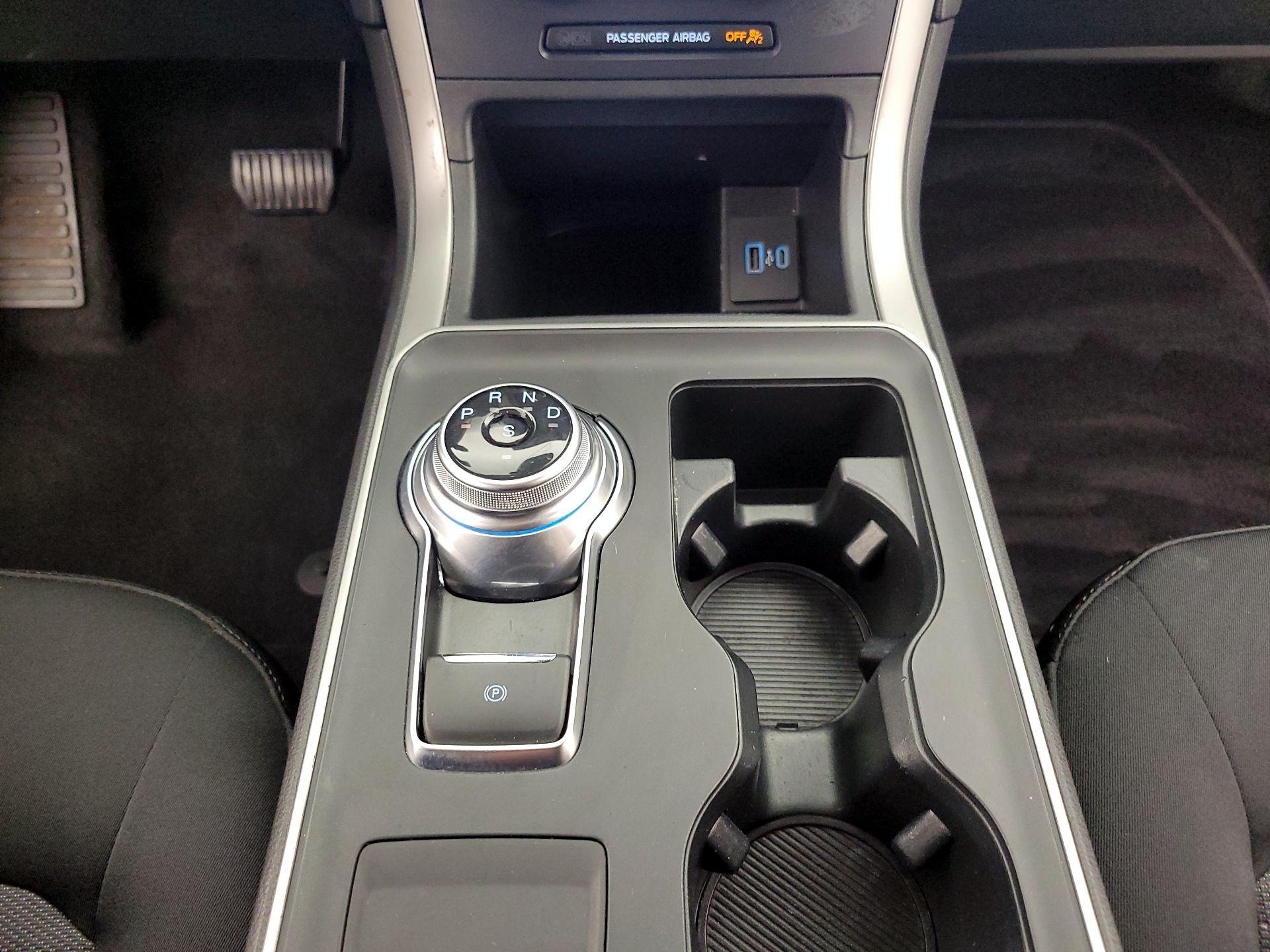 Thumbnail: 2021 Ford Edge - 17