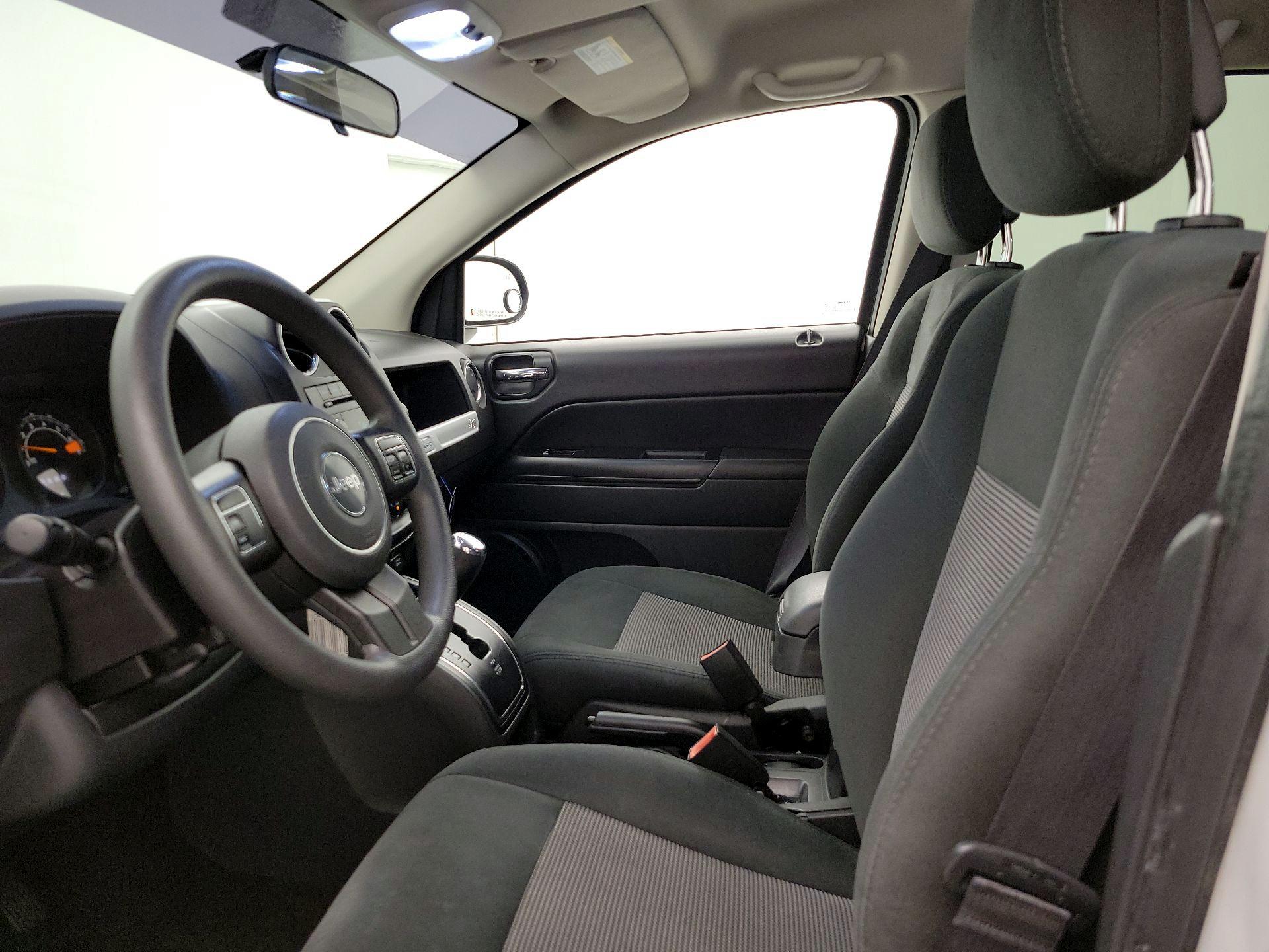 Thumbnail: 2015 Jeep Compass - 11
