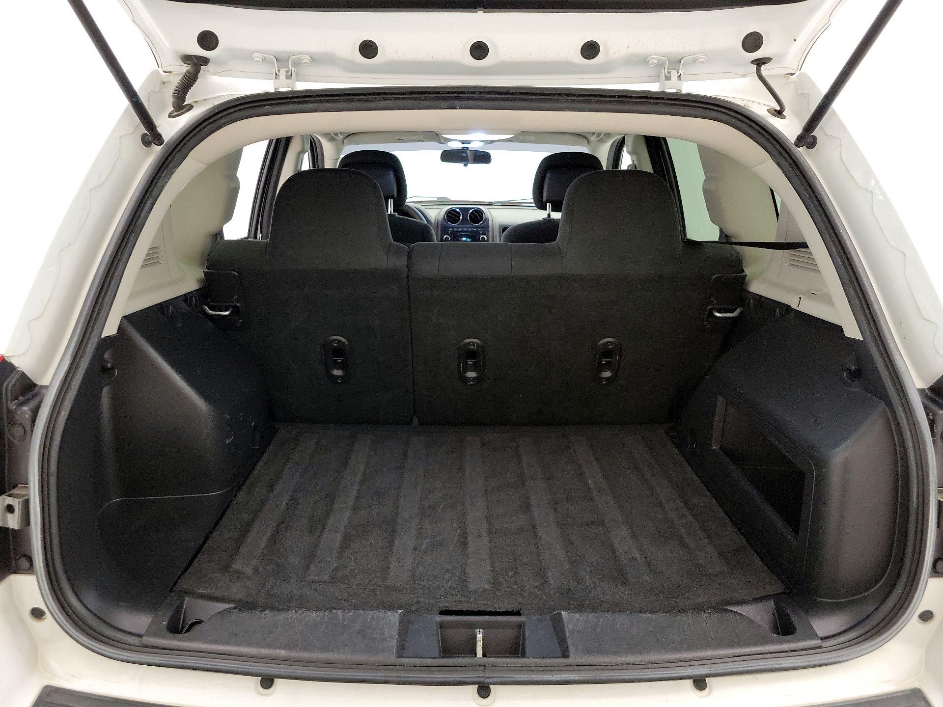 Thumbnail: 2015 Jeep Compass - 18