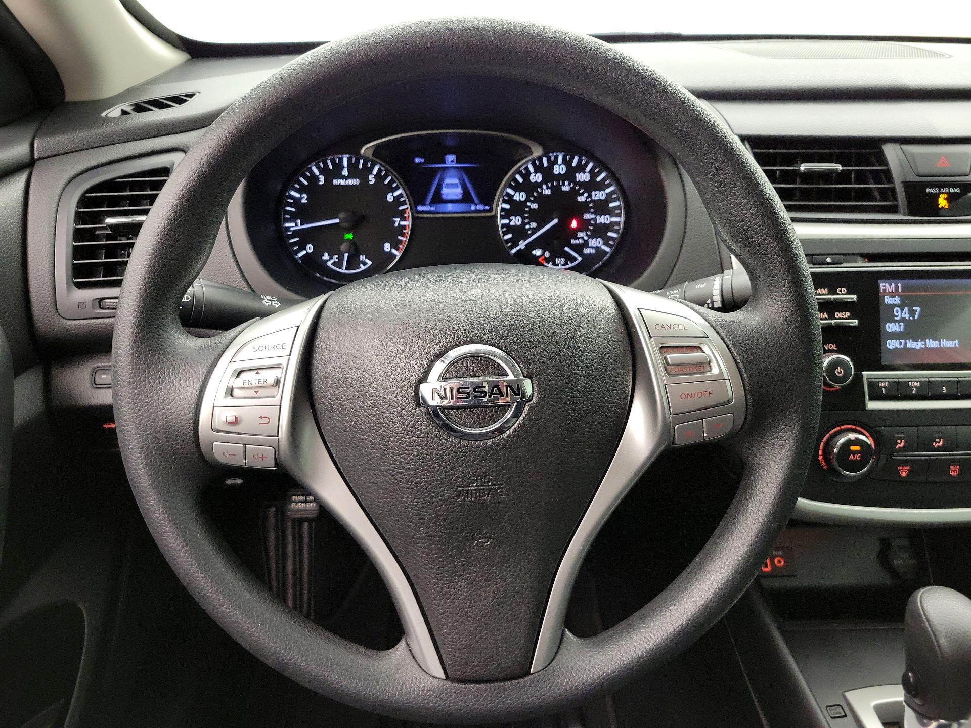 Thumbnail: 2018 Nissan Altima - 10
