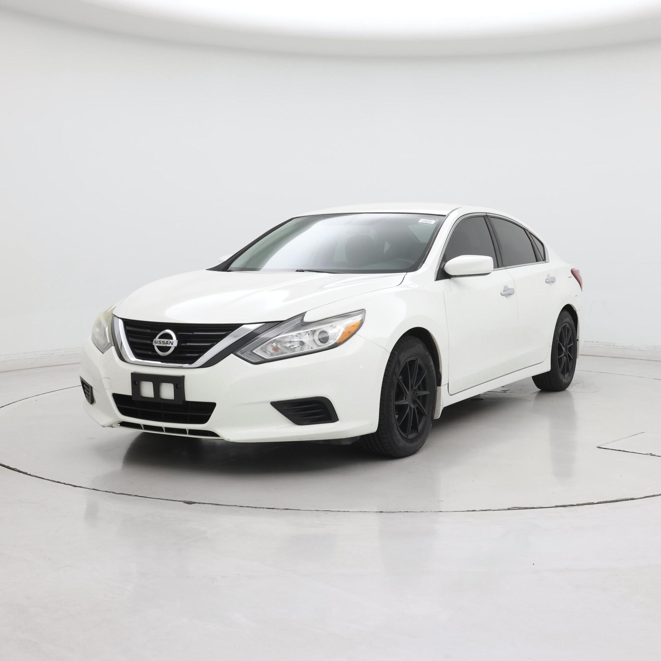 Thumbnail: 2018 Nissan Altima - 4