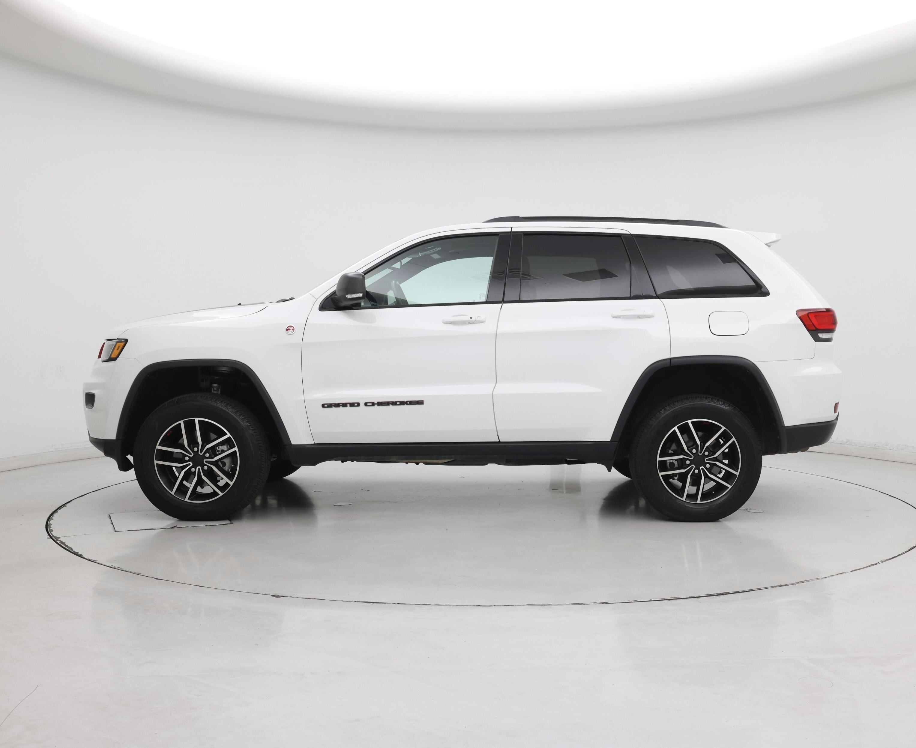 Thumbnail: 2020 Jeep Grand Cherokee - 3