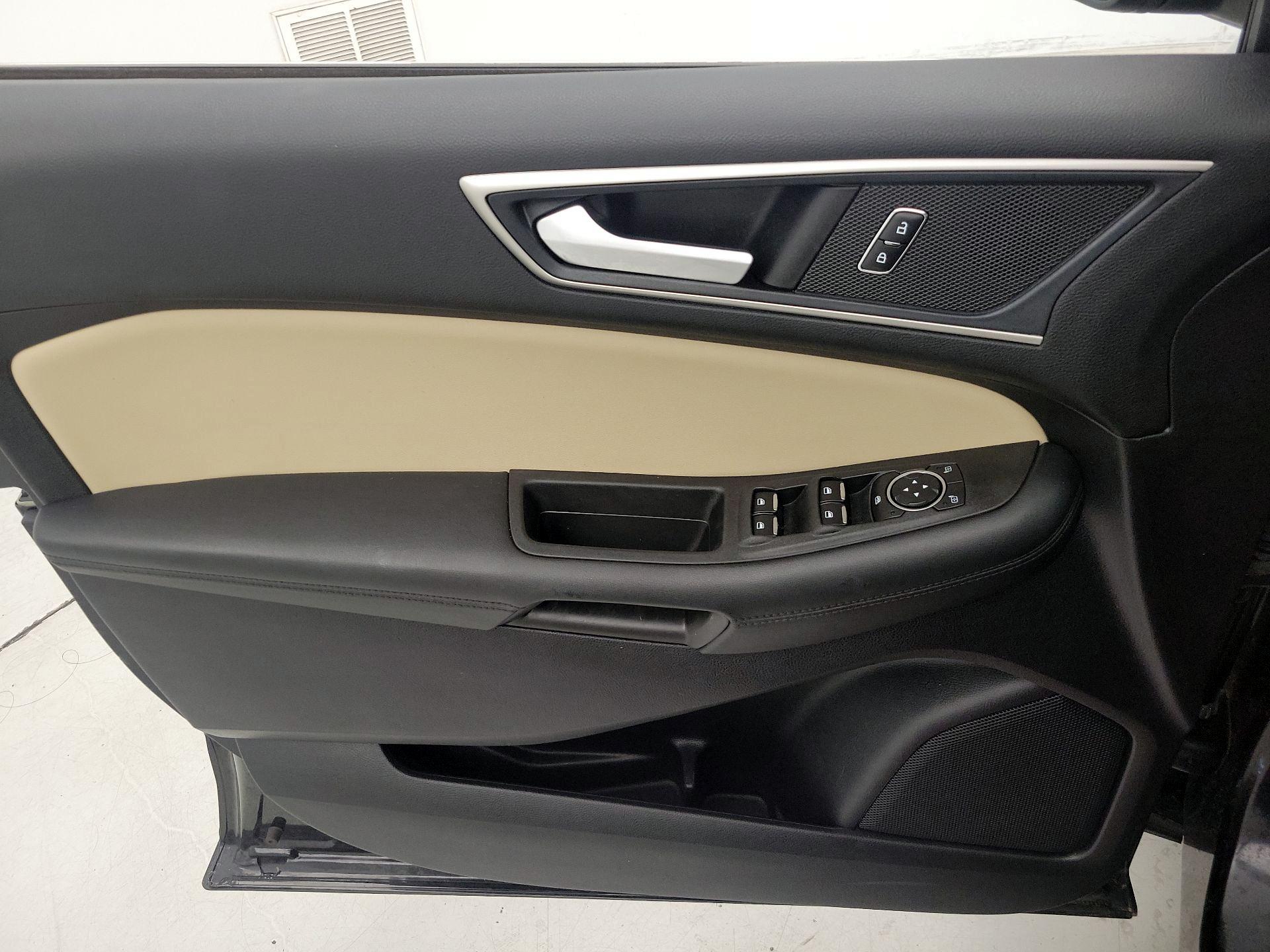 Thumbnail: 2021 Ford Edge - 12