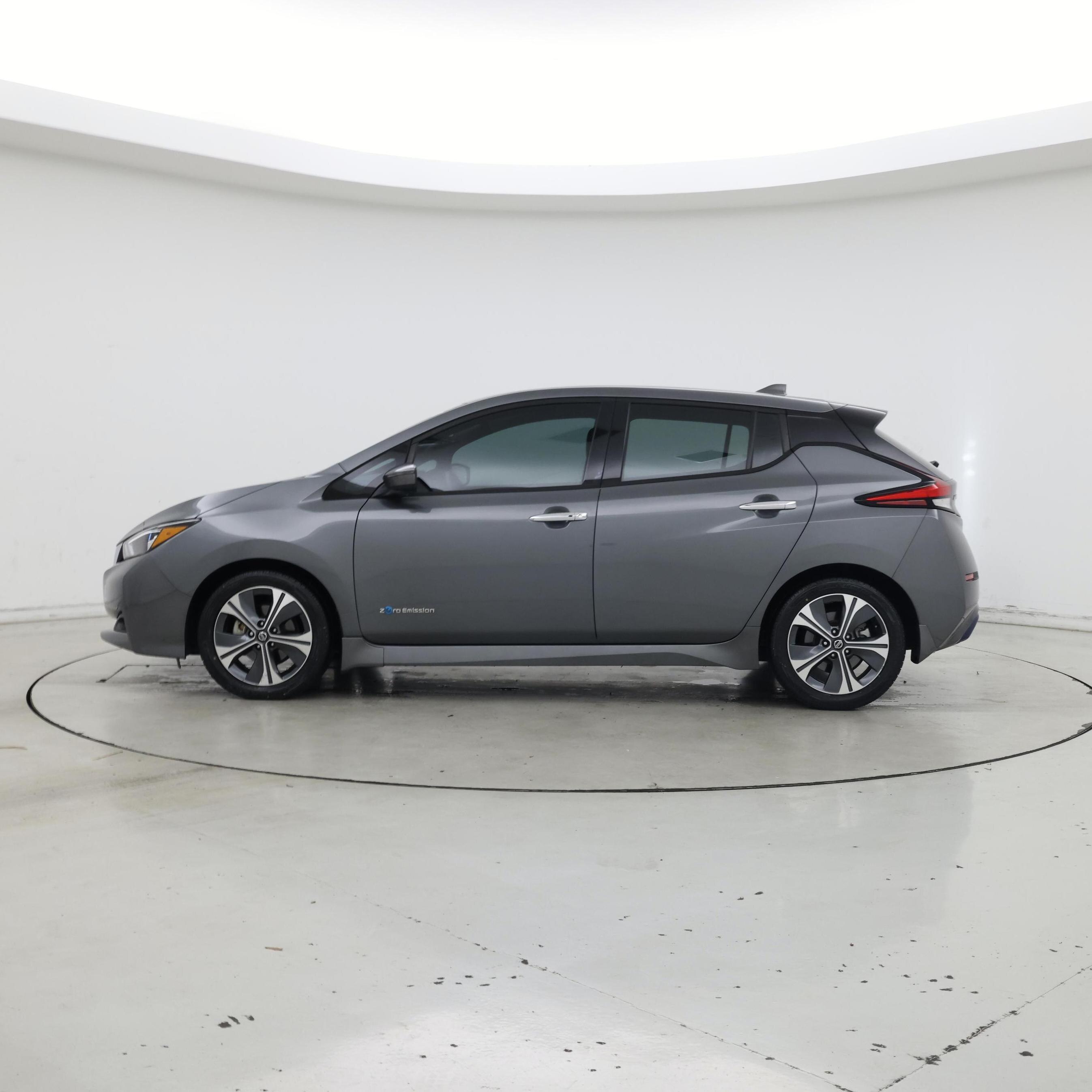 Thumbnail: 2018 Nissan Leaf - 3