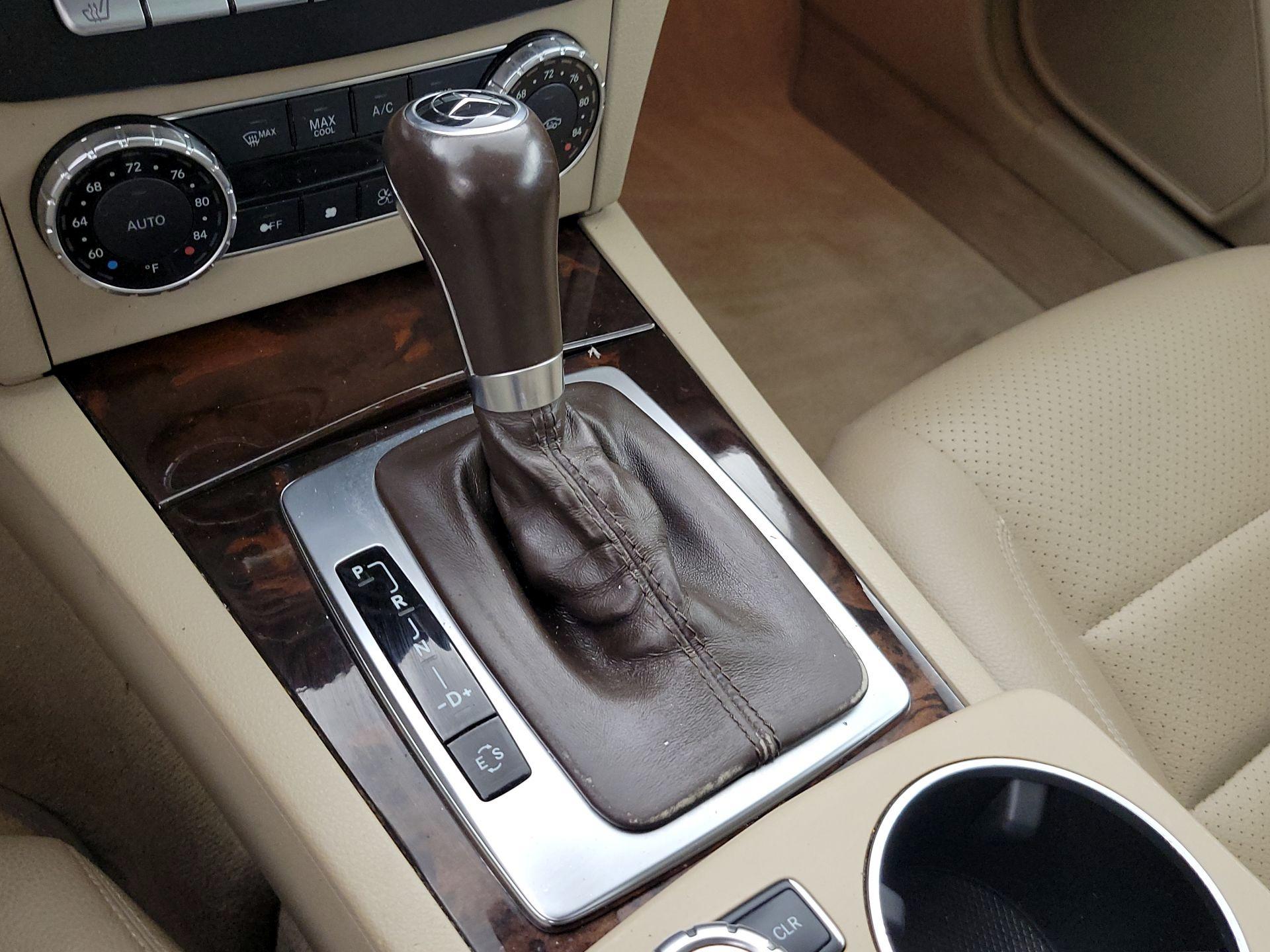Thumbnail: 2015 Mercedes-Benz C-Class - 18