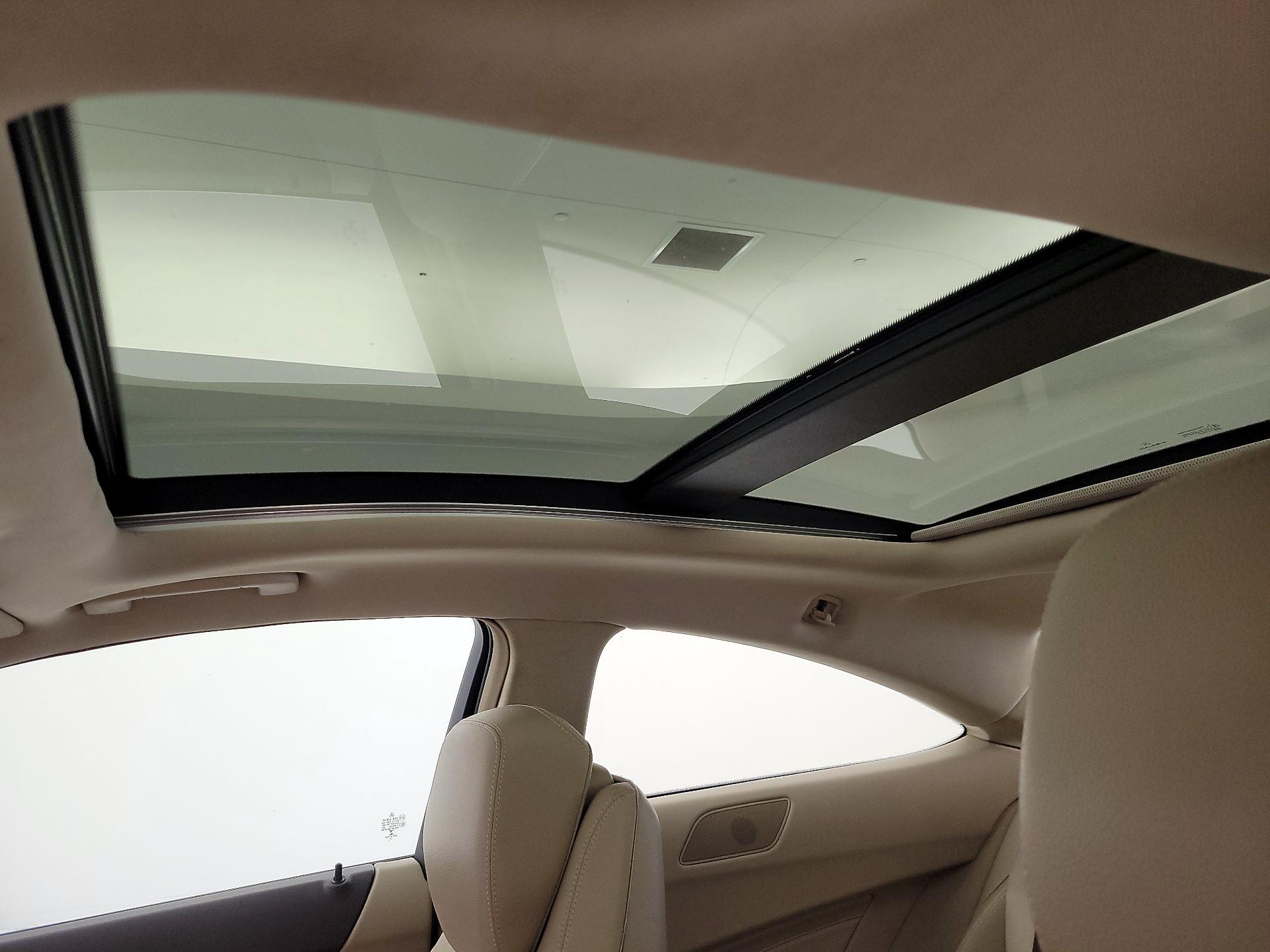 Thumbnail: 2015 Mercedes-Benz C-Class - 20