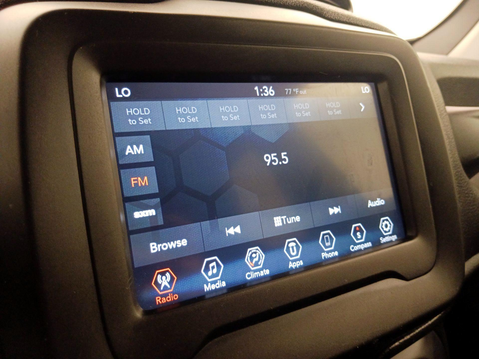 Thumbnail: 2020 Jeep Renegade - 15