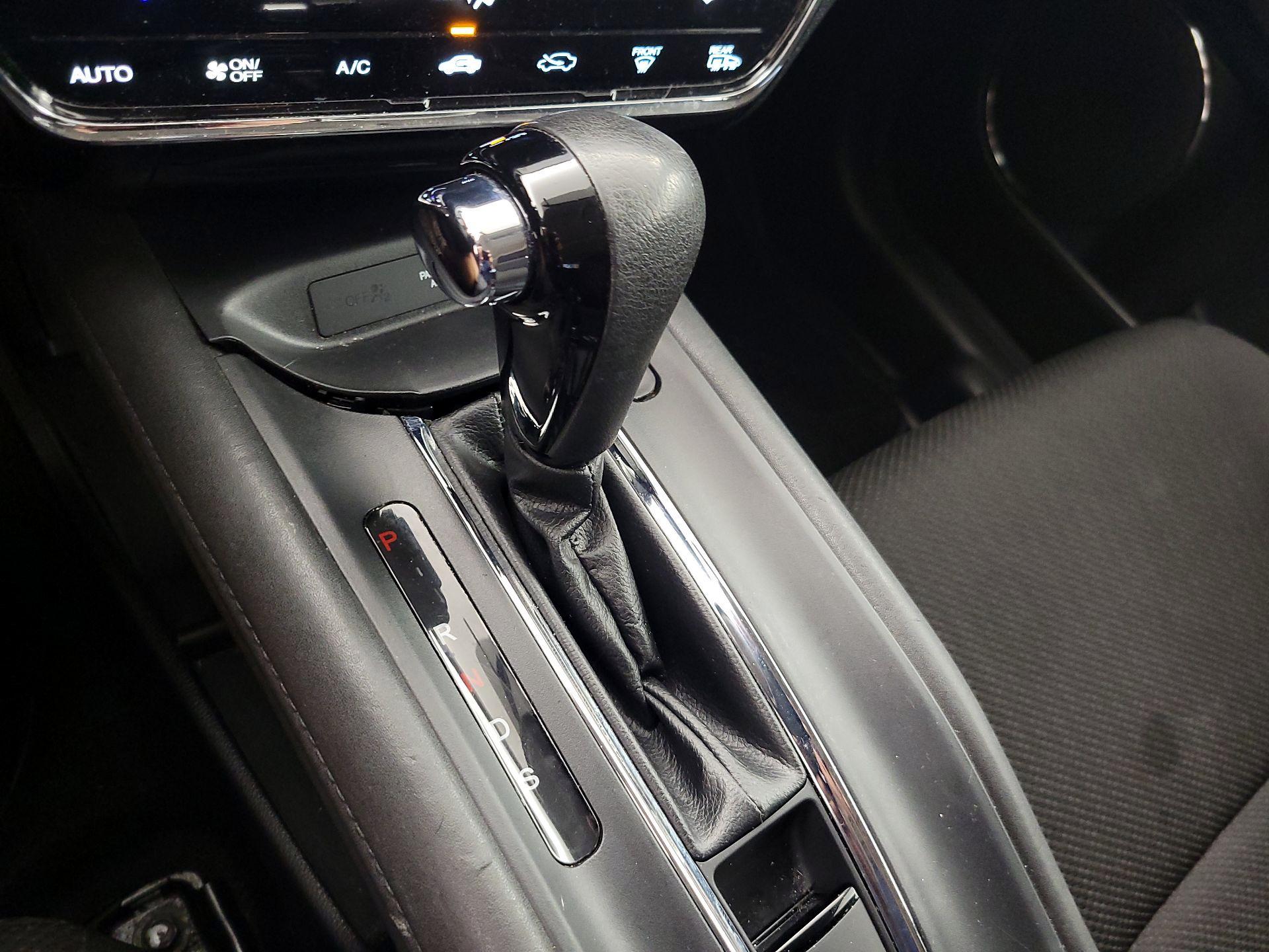 Thumbnail: 2017 Honda HR-V - 17