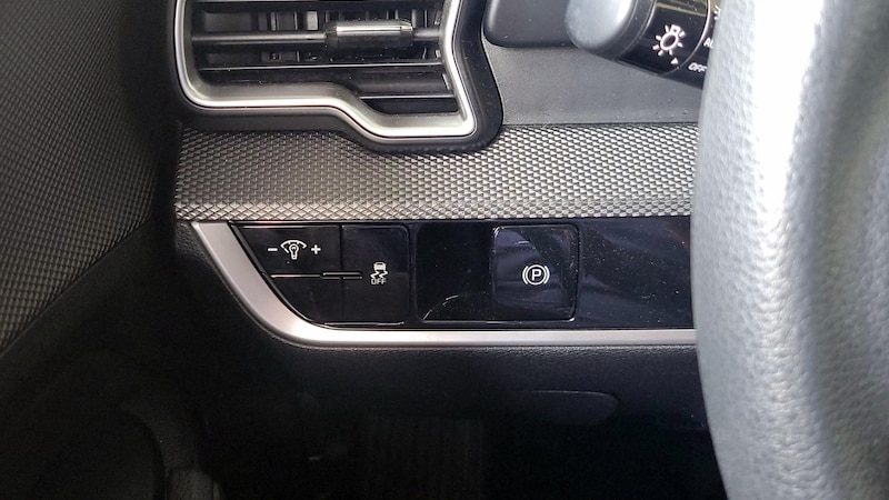 2023 Kia Sportage LX 11