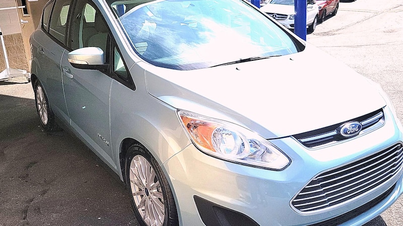 2013 Ford C-Max SE Hero Image