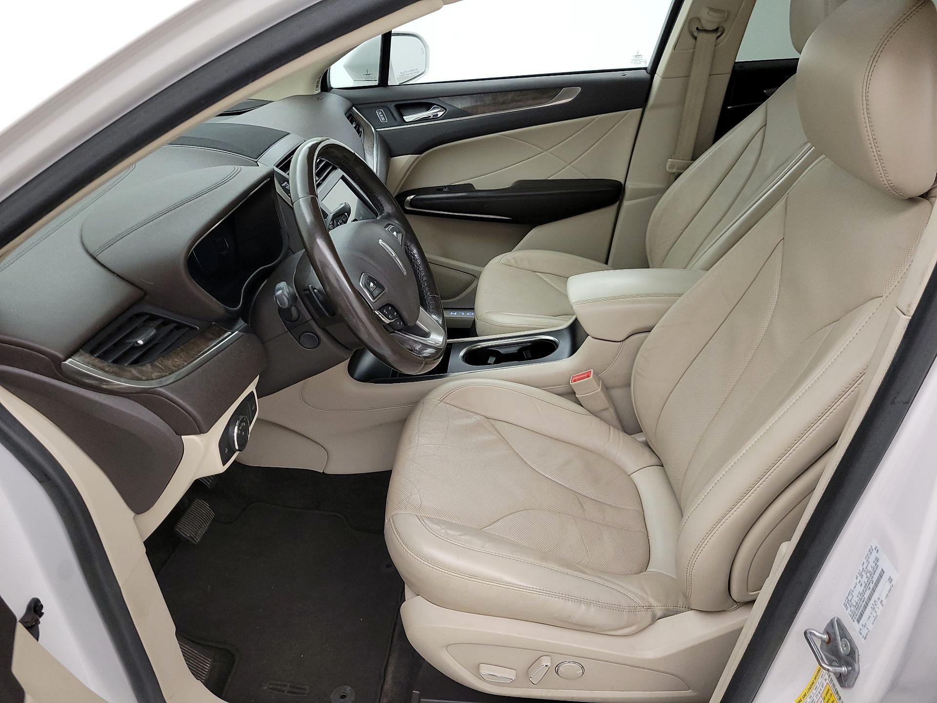 Thumbnail: 2017 Lincoln MKC - 11