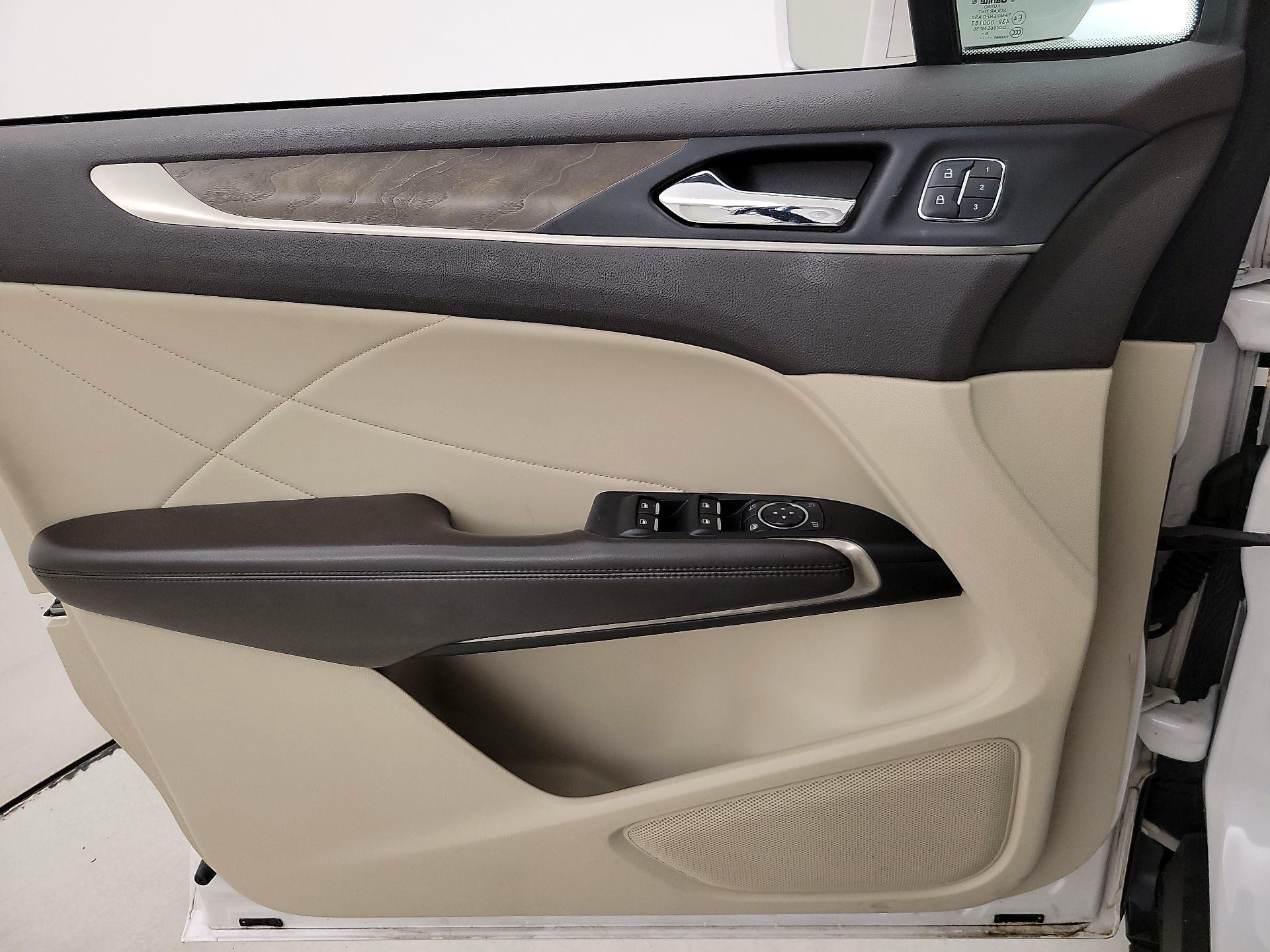 Thumbnail: 2017 Lincoln MKC - 12