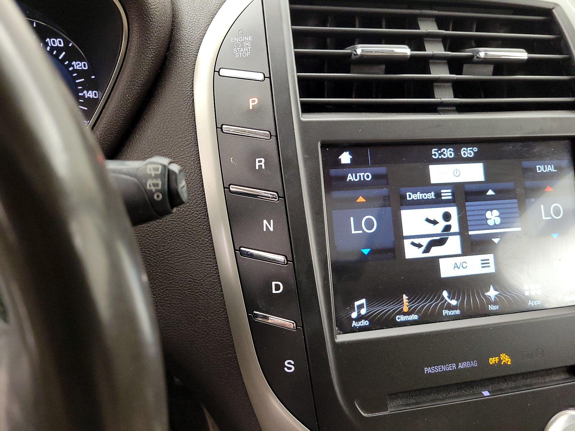 Thumbnail: 2017 Lincoln MKC - 18
