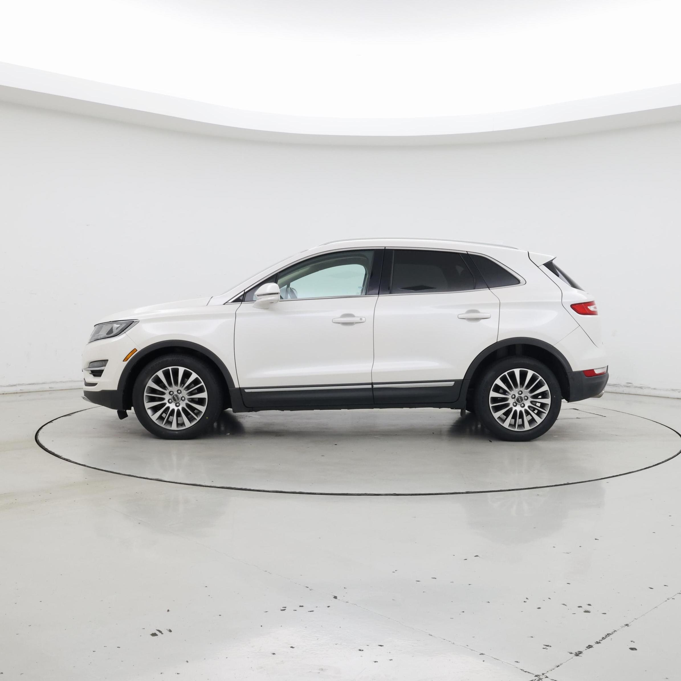 Thumbnail: 2017 Lincoln MKC - 3
