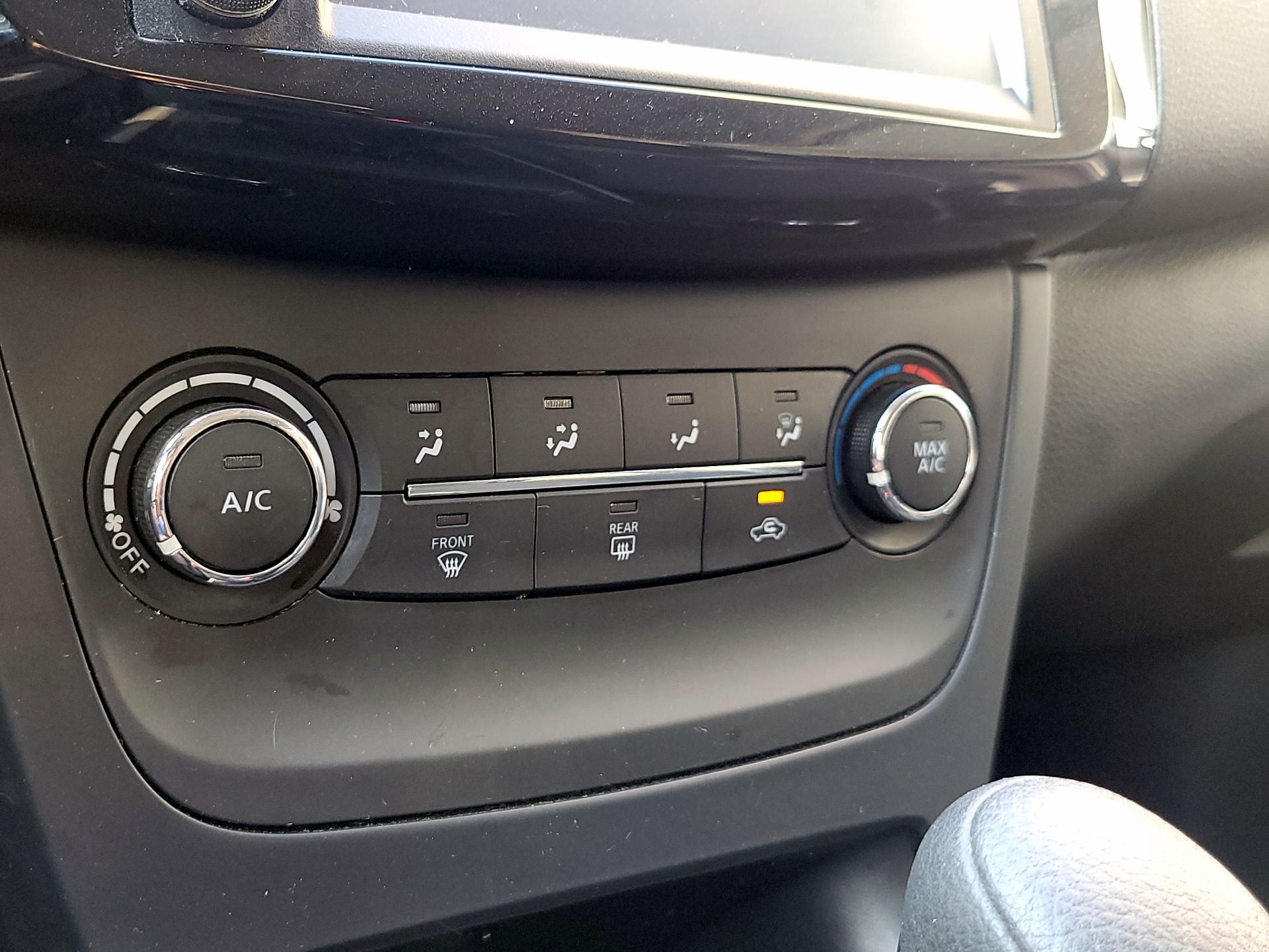 Thumbnail: 2019 Nissan Sentra - 14