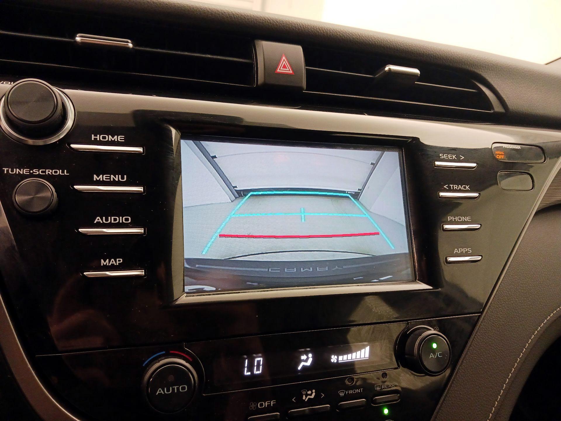 Thumbnail: 2019 Toyota Camry - 14