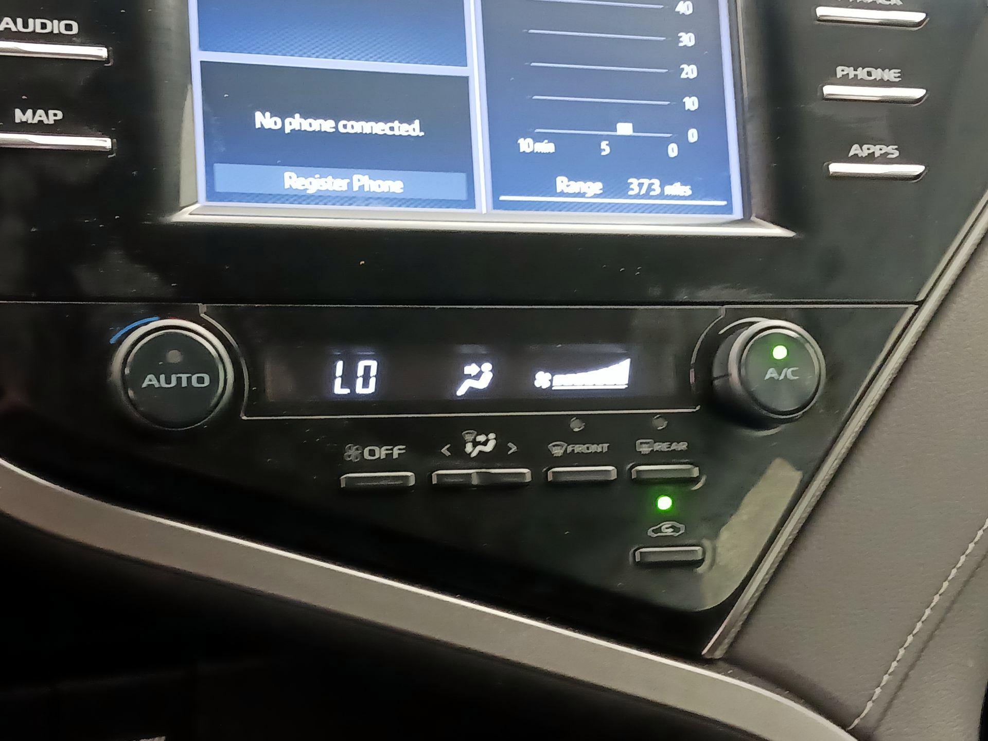 Thumbnail: 2019 Toyota Camry - 16