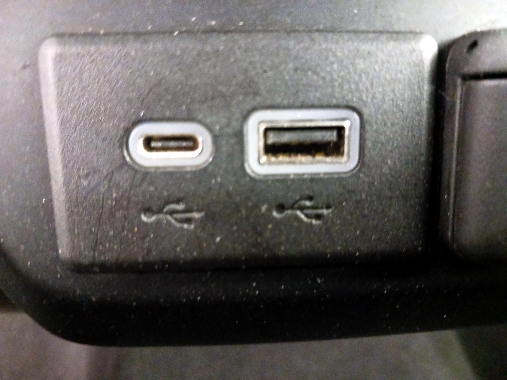 Thumbnail: 2020 Chevrolet Silverado 1500 - 18