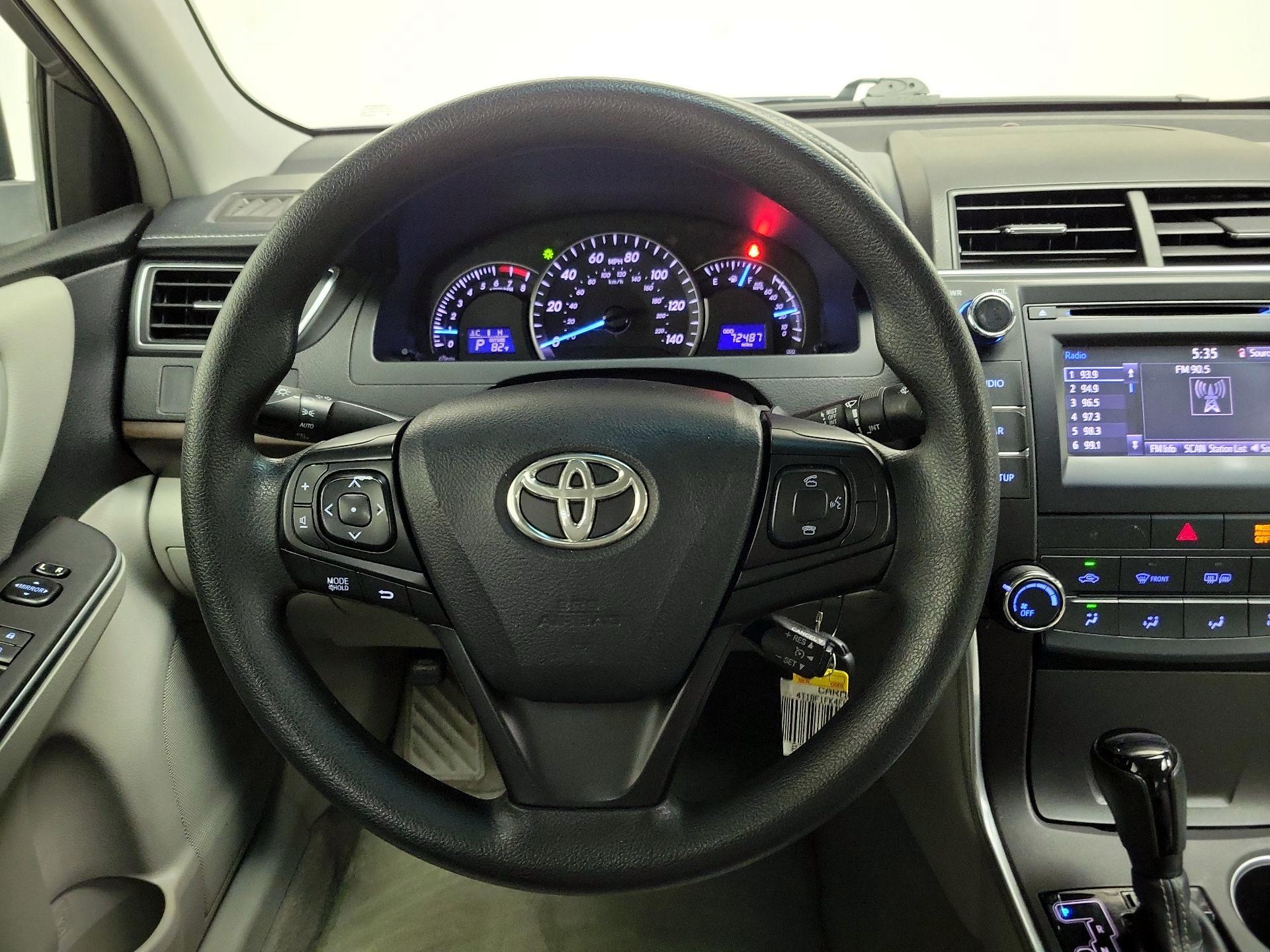 Thumbnail: 2015 Toyota Camry - 10