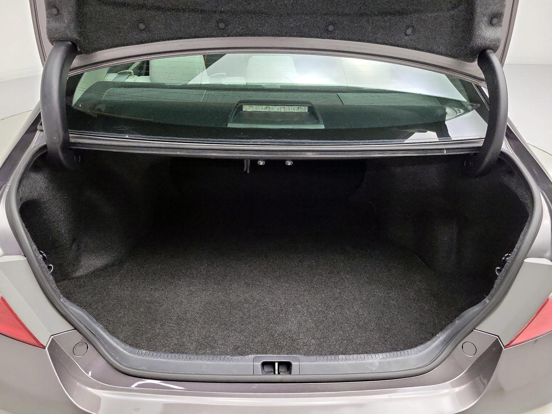 Thumbnail: 2015 Toyota Camry - 20