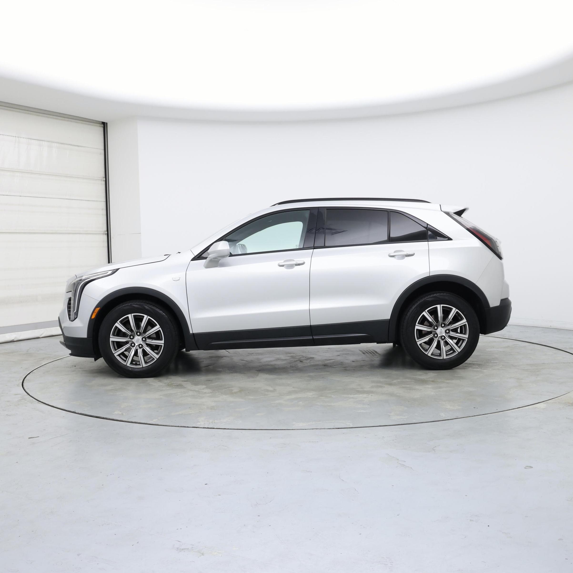 Thumbnail: 2019 Cadillac XT4 - 3