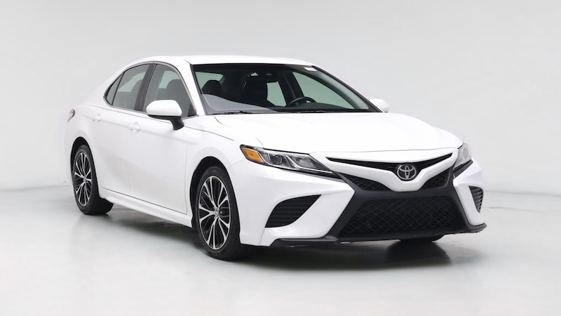 2018 Toyota Camry SE Hero Image