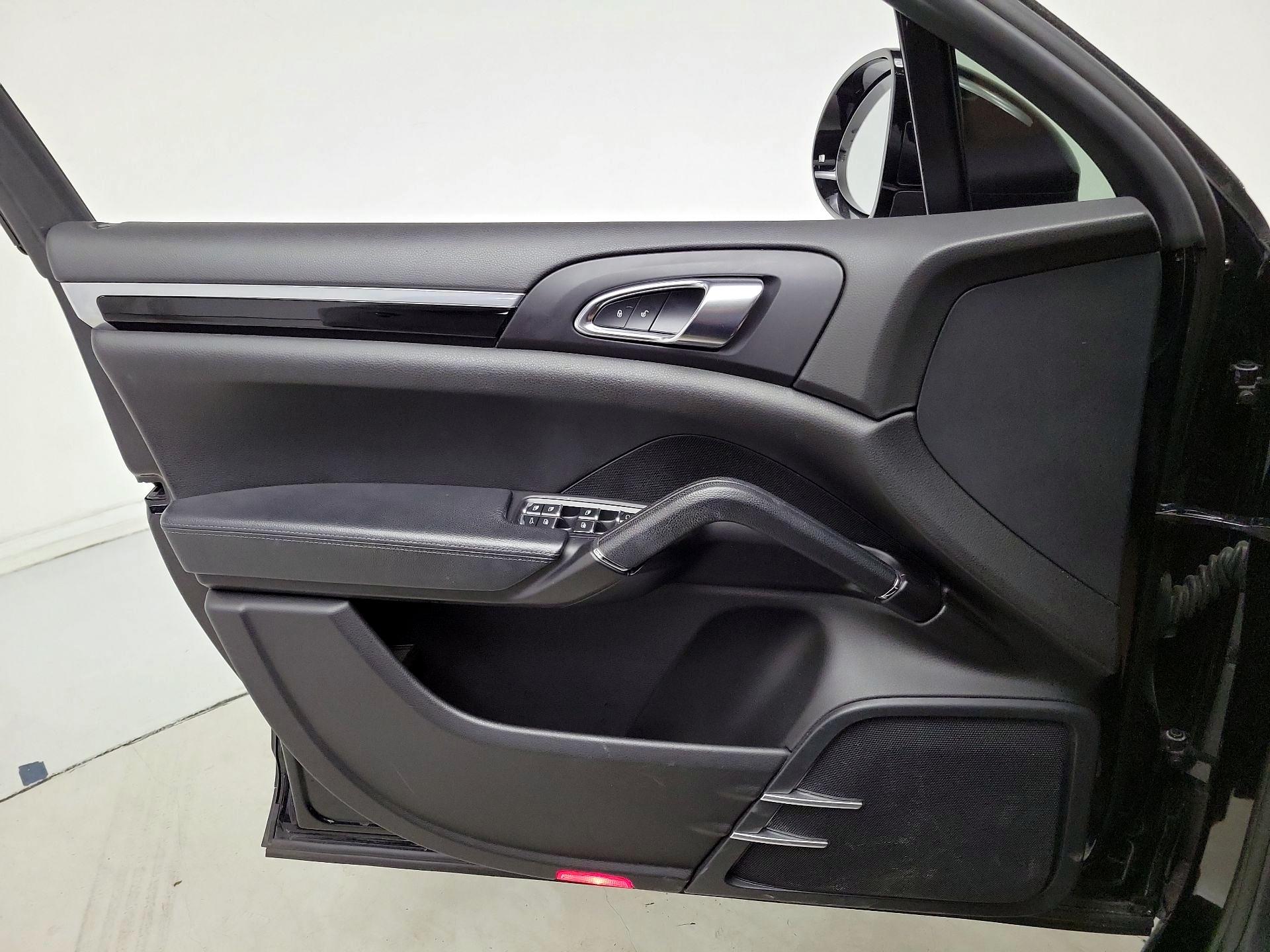Thumbnail: 2018 Porsche Cayenne - 12