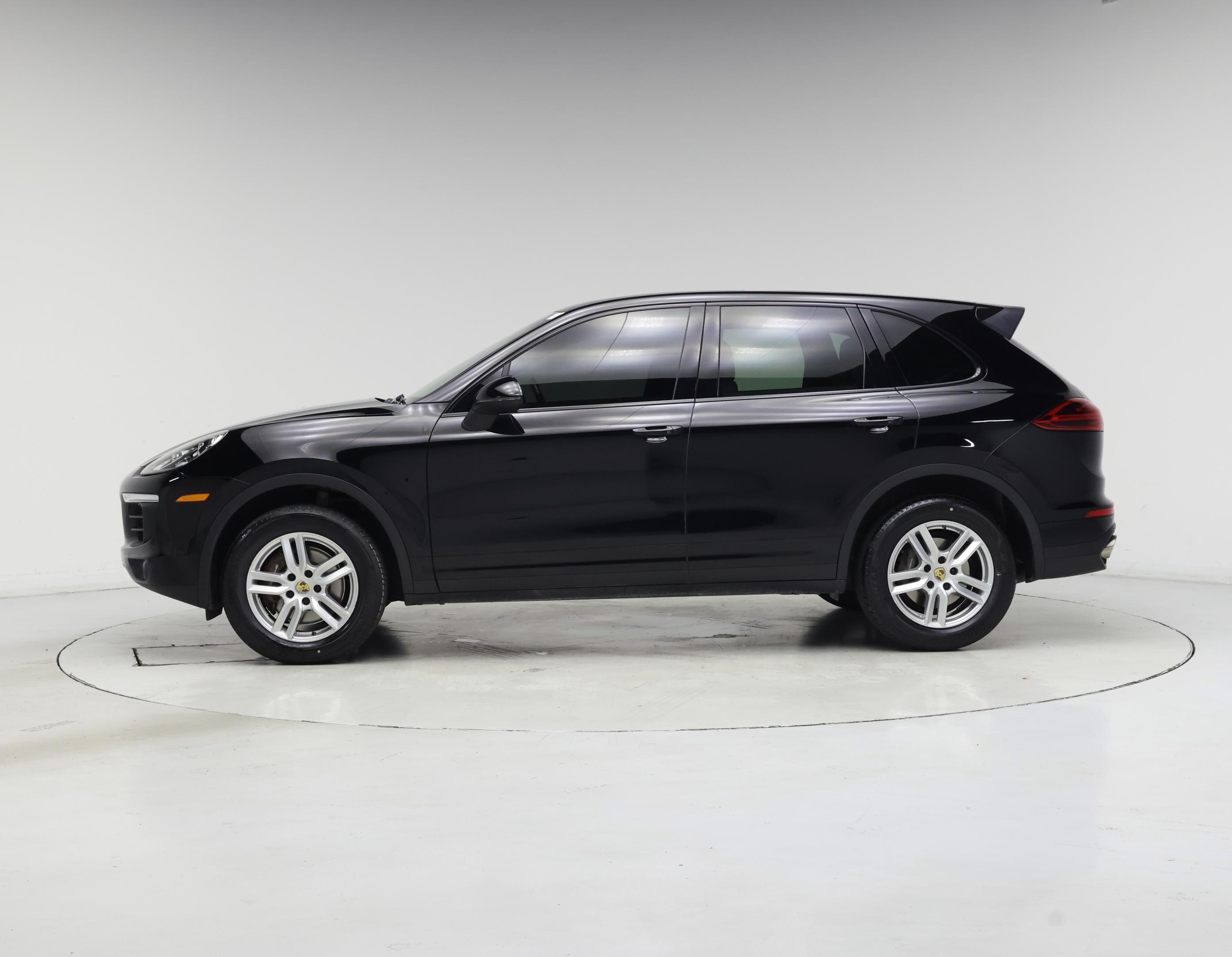 Thumbnail: 2018 Porsche Cayenne - 3